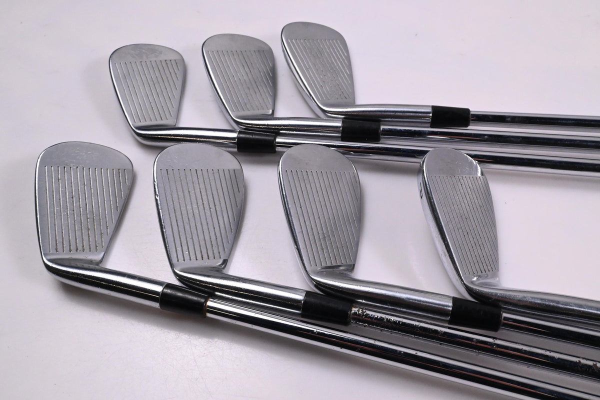 Taylormade Tour Preferred MB 2011 Irons / 4-PW / Stiff Flex Dynamic Gold S300