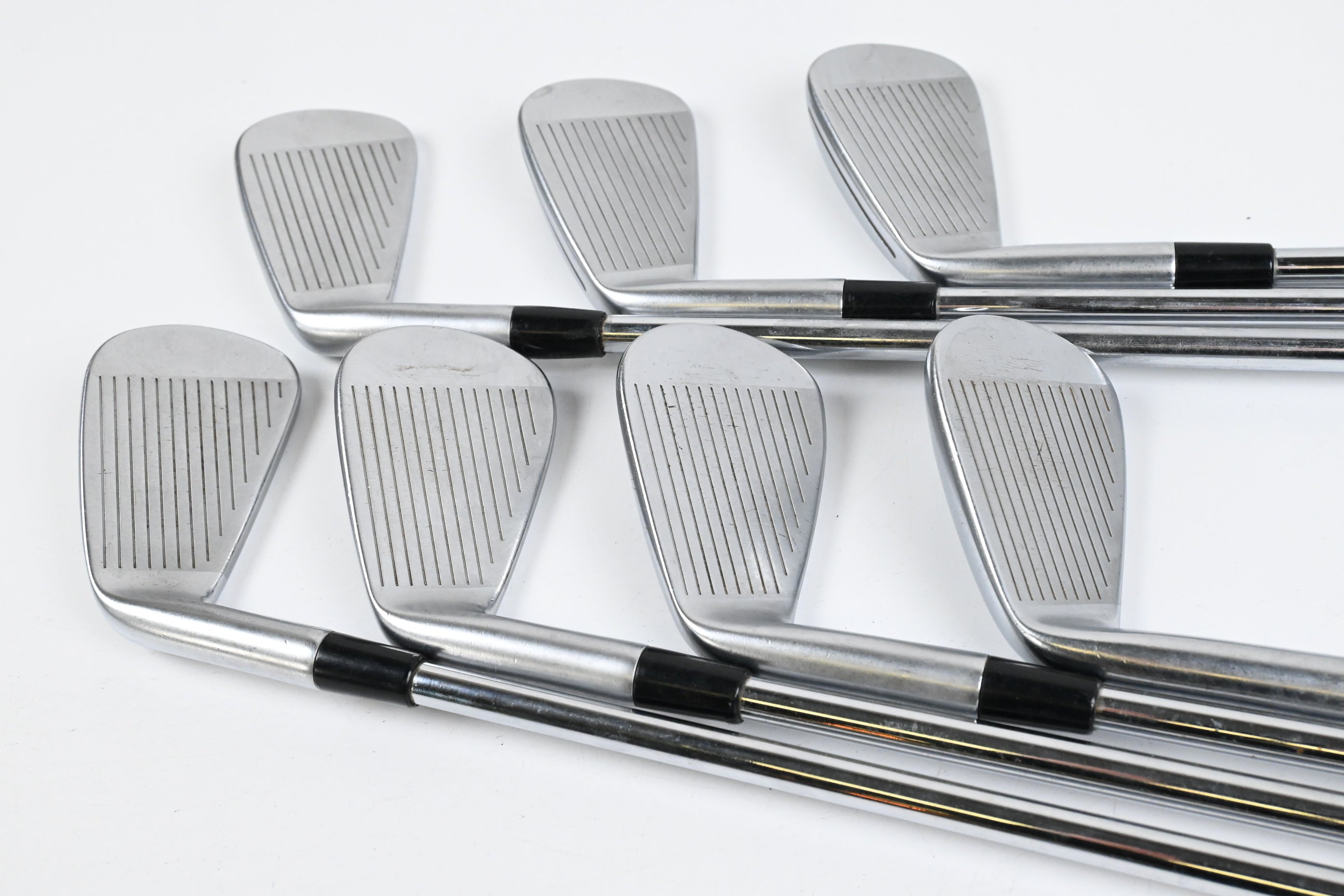 Taylormade P770 2023 Irons / 4-PW / X-Flex Accra i-Series 125i Shafts