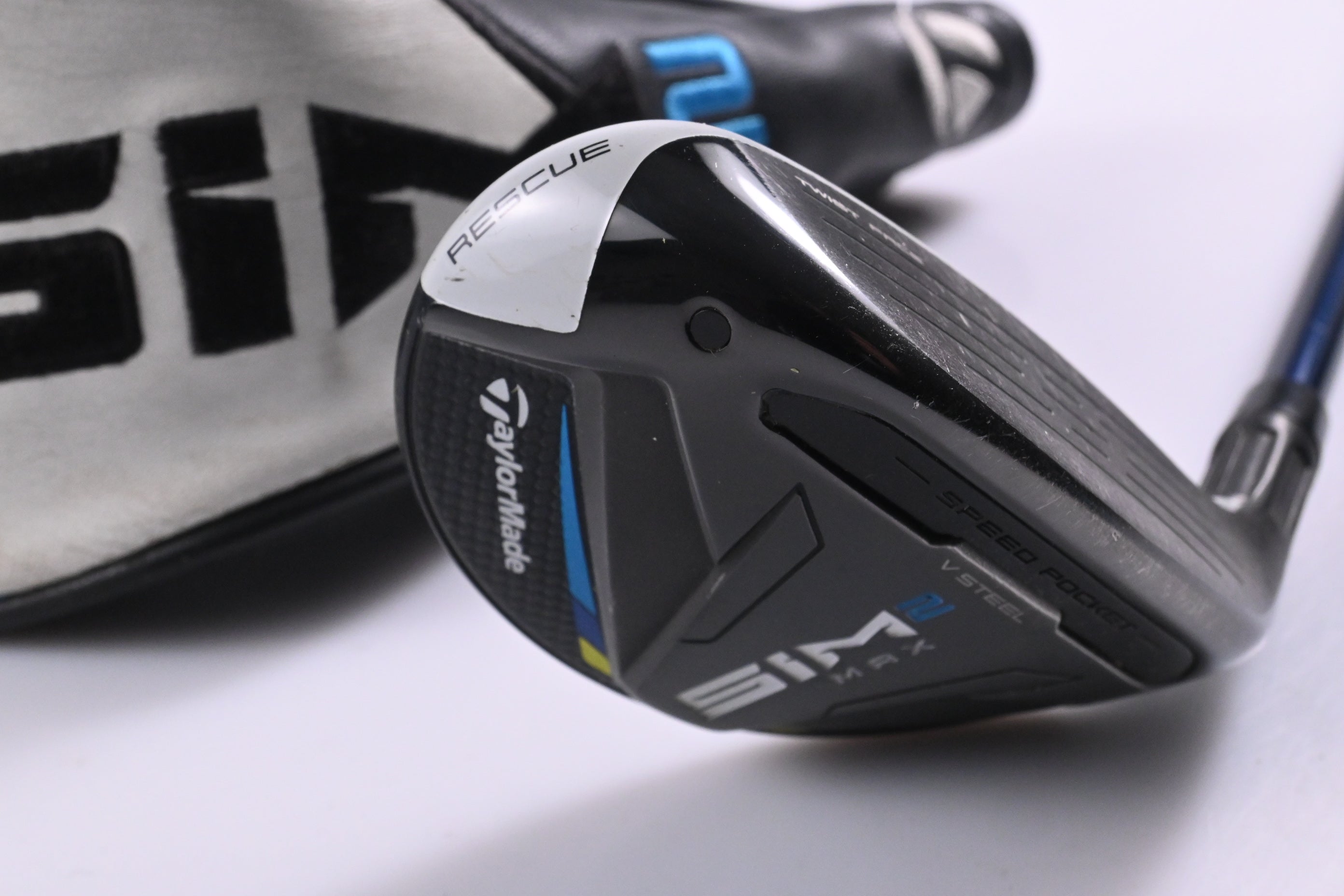 Taylormade SIM2 Max #3 Hybrid / 19 Degree / Stiff Flex Ventus Blue 7 Shaft