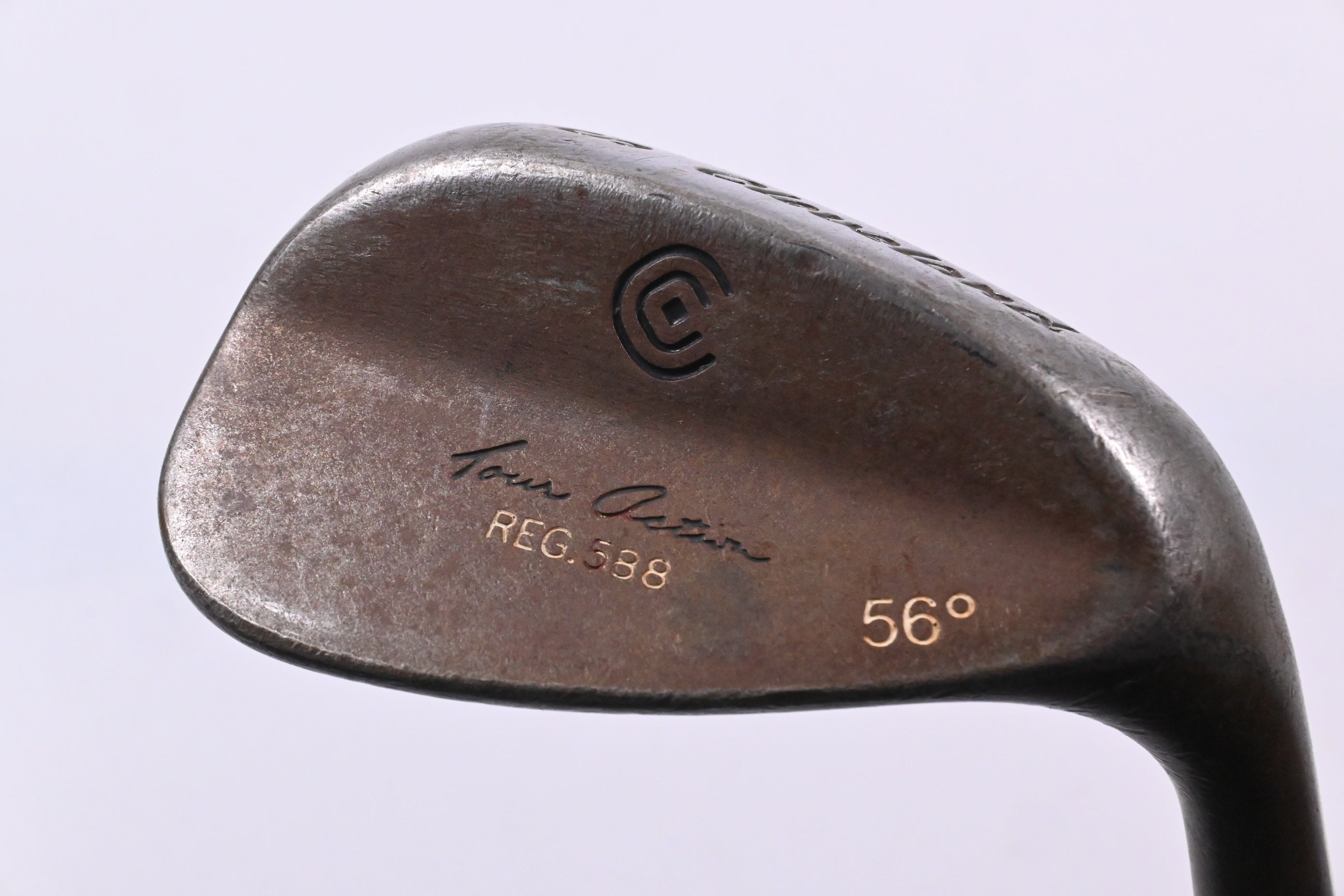 Cleveland 588 Original Sand Wedge / 56 Degree / Stiff Flex Dynamic Gold Shaft