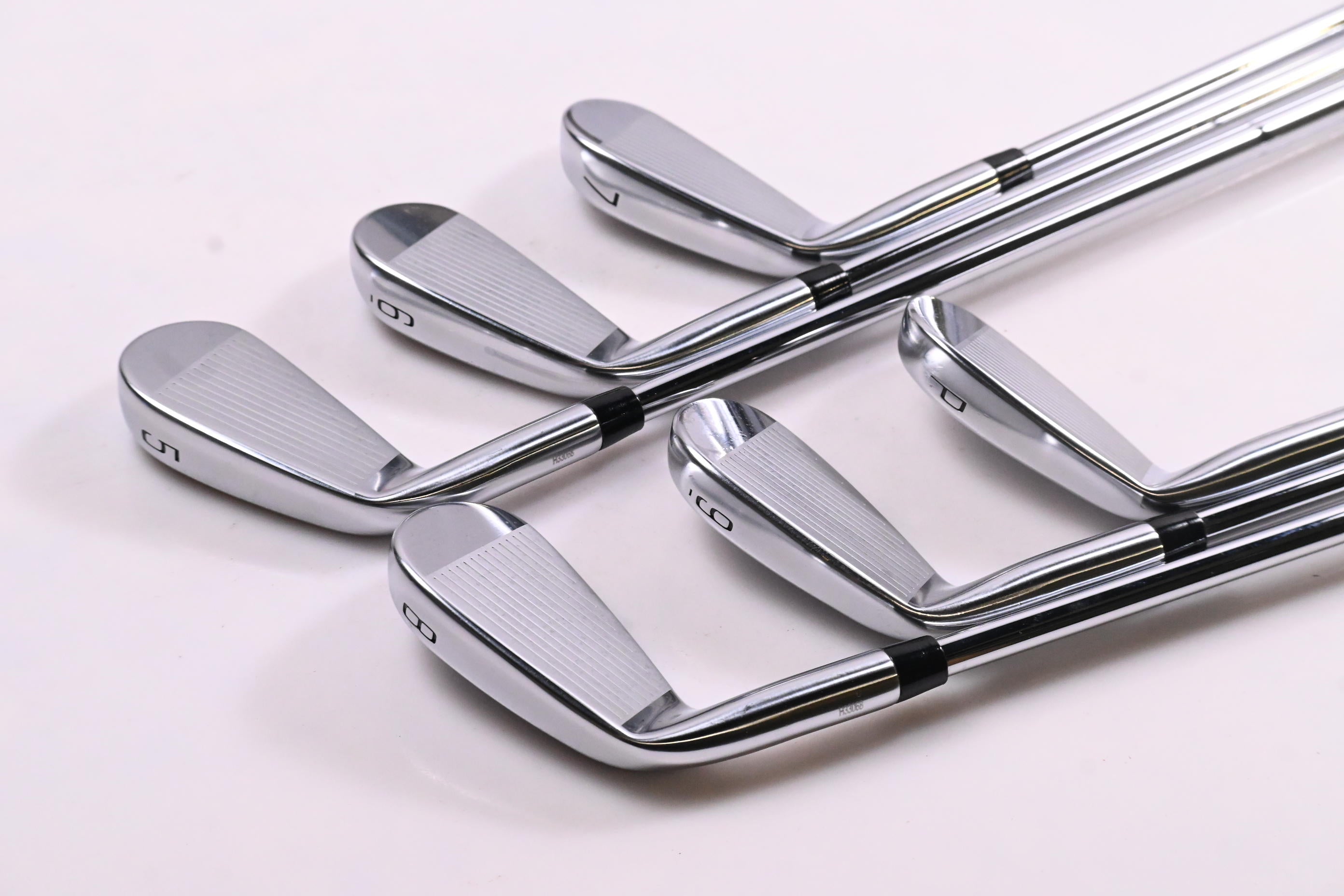 Mizuno Pro 225 Irons / 5-PW / Regular Flex Dynamic Gold Mid 100 R300 Shafts