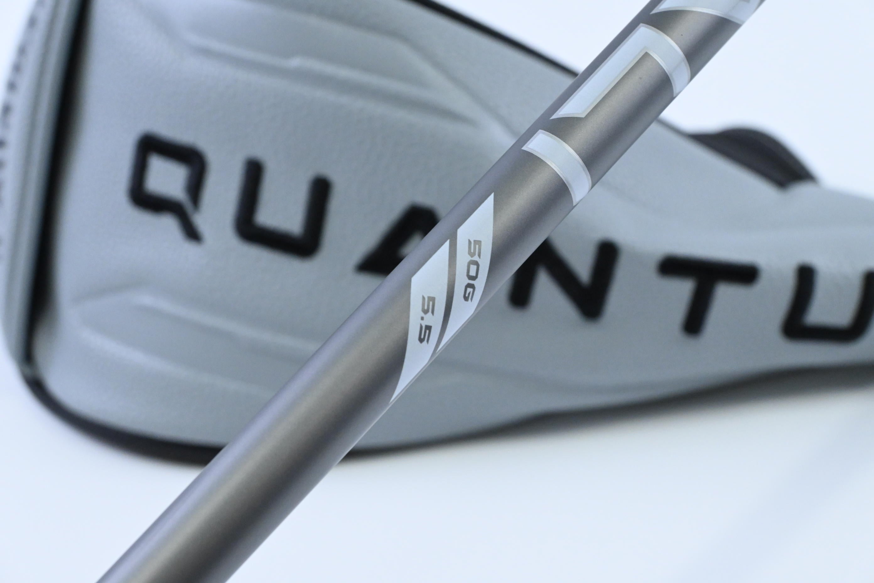 Callaway Quantum Max D Driver / 10.5 Degree / Regular Flex Denali Frost Silver