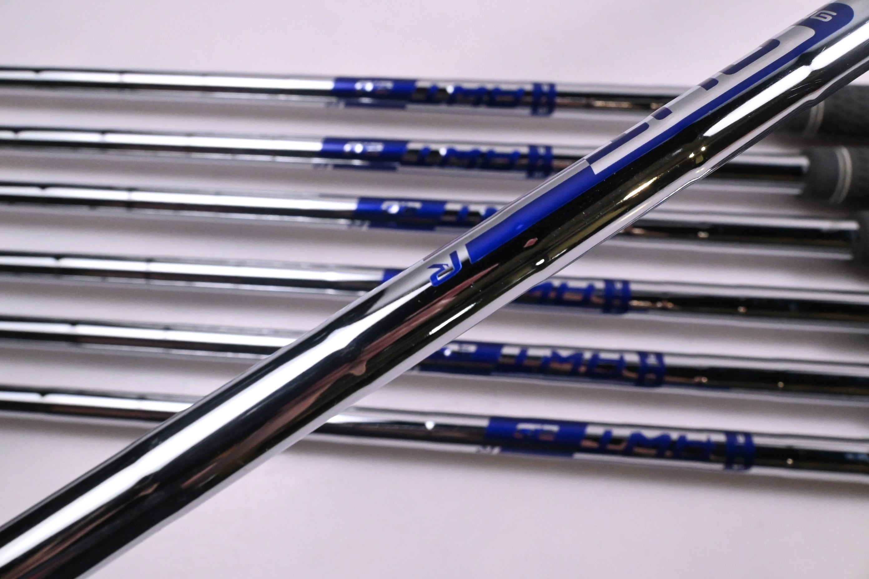 Ping G400 Irons / 5-PW+UW / White Dot / Regular Flex Ping AWT 2.0 Shafts