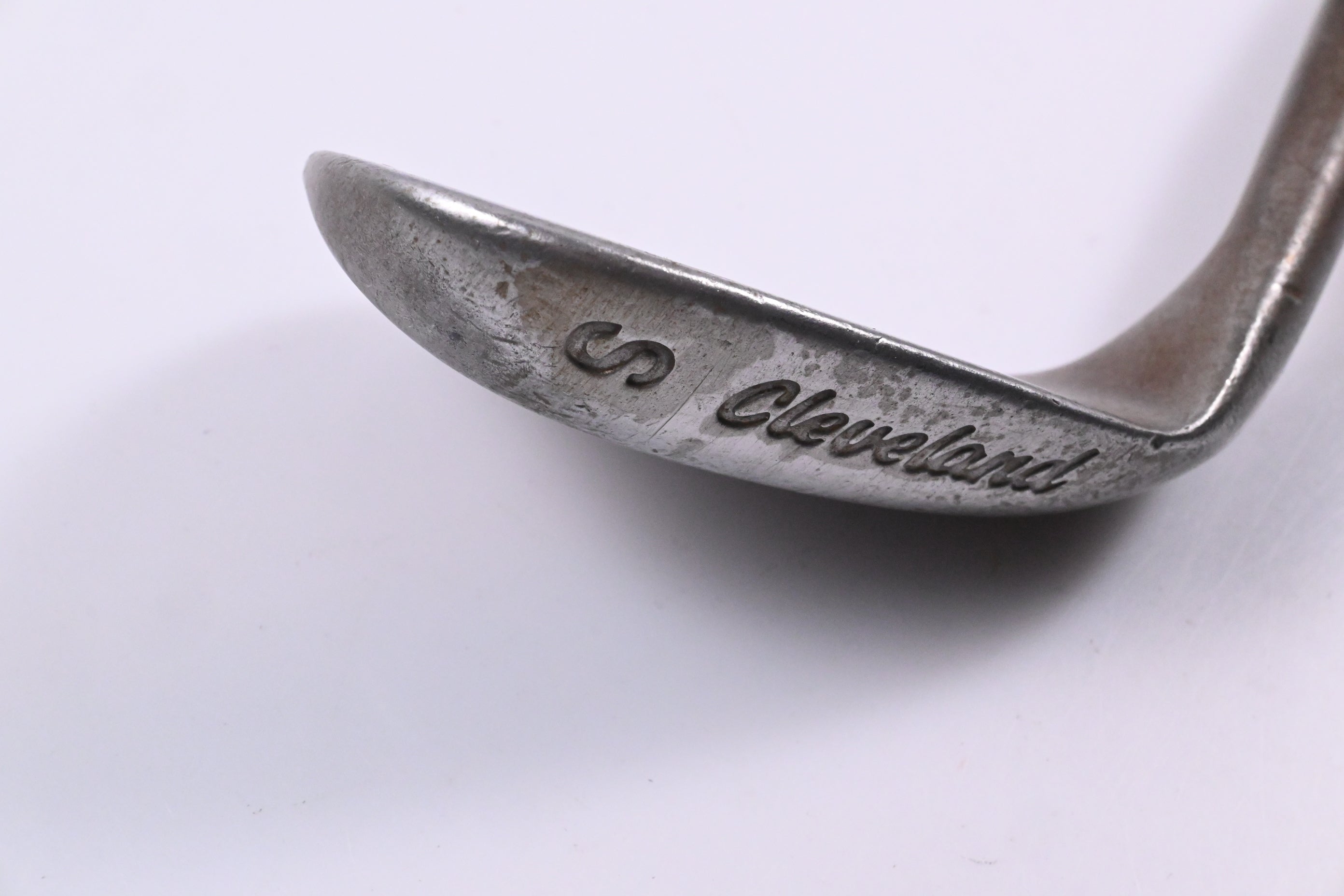 Cleveland 588 Original Sand Wedge / 56 Degree / Stiff Flex Dynamic Gold Shaft