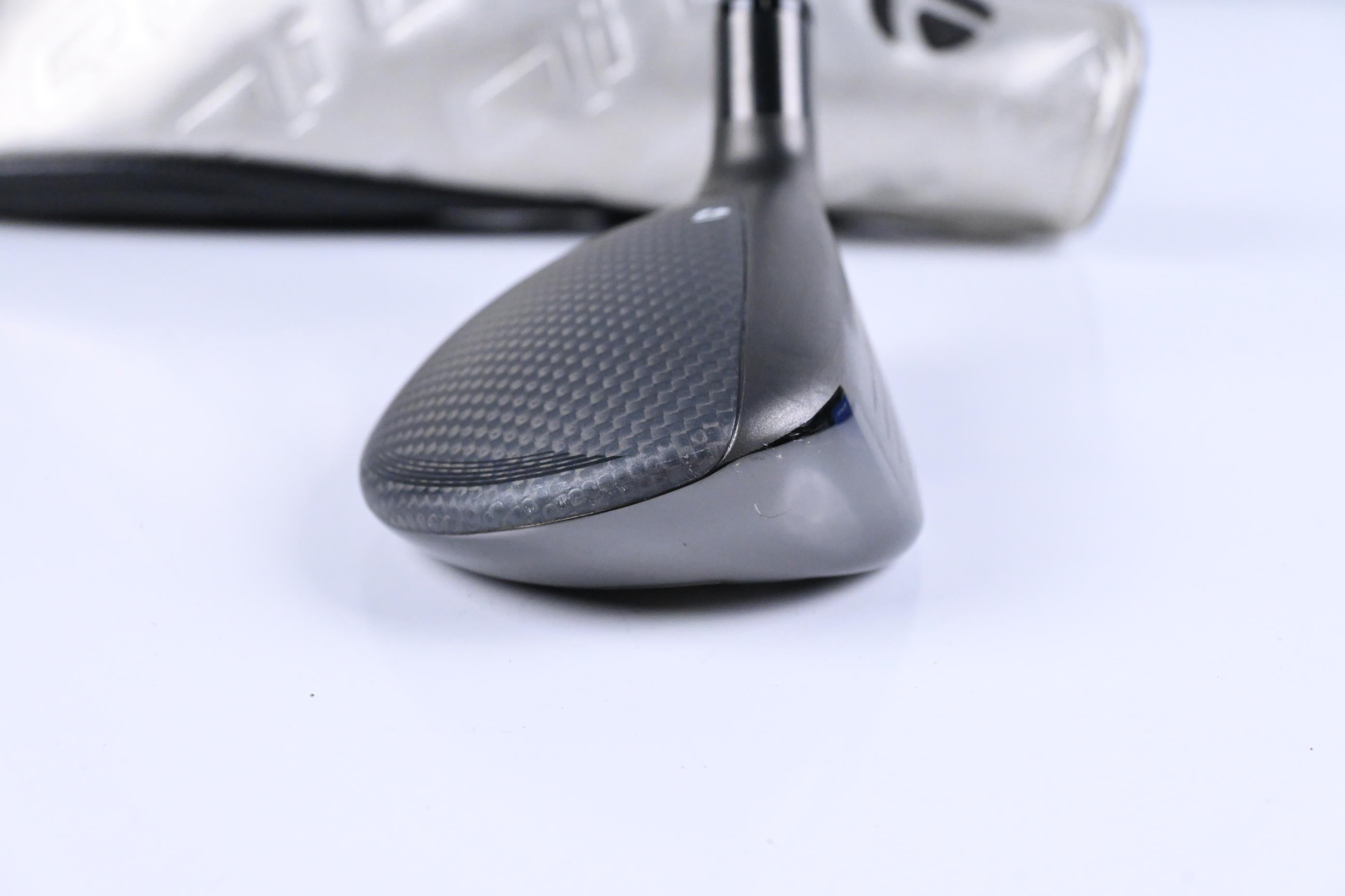 Taylormade Qi35 #4 Hybrid / 22 Degree / Stiff Flex Kai'li Blue Dark Waves 85