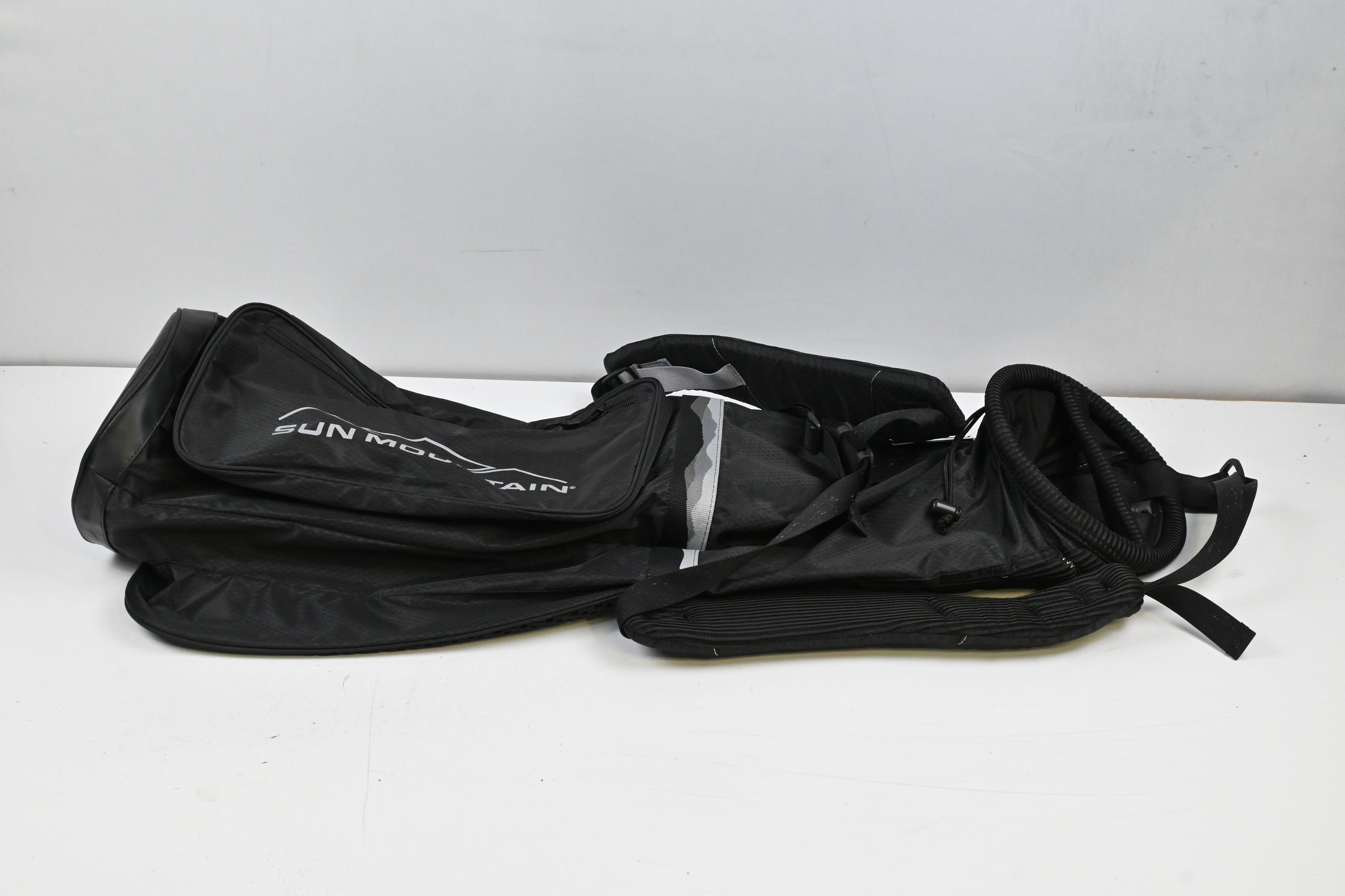 Sun Mountain Pencil Bag / 2-Way Divider / Black, Grey