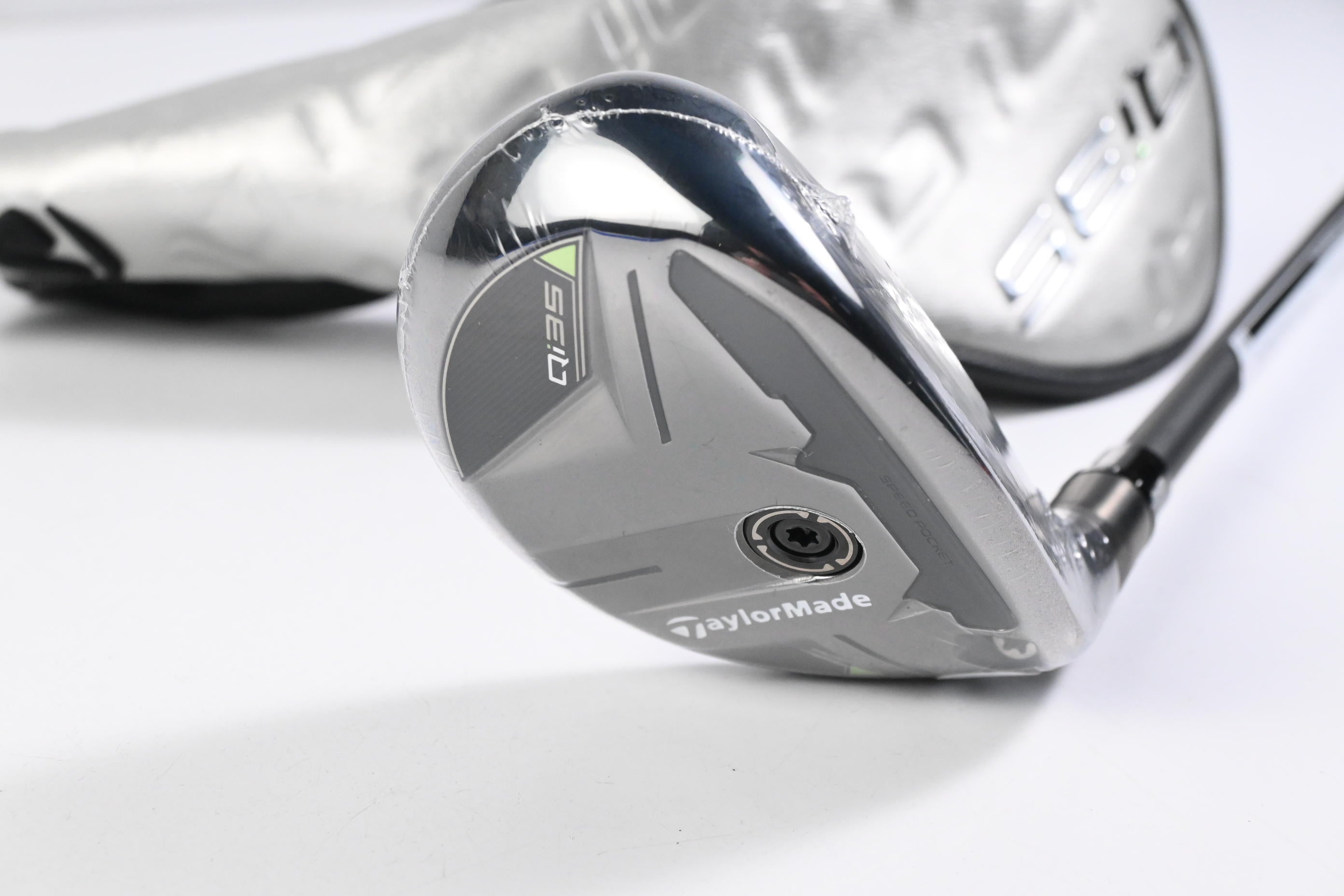 Taylormade Qi35 #4 Hybrid / 22 Degree / Regular Flex Fujikura Ventus Blue 6