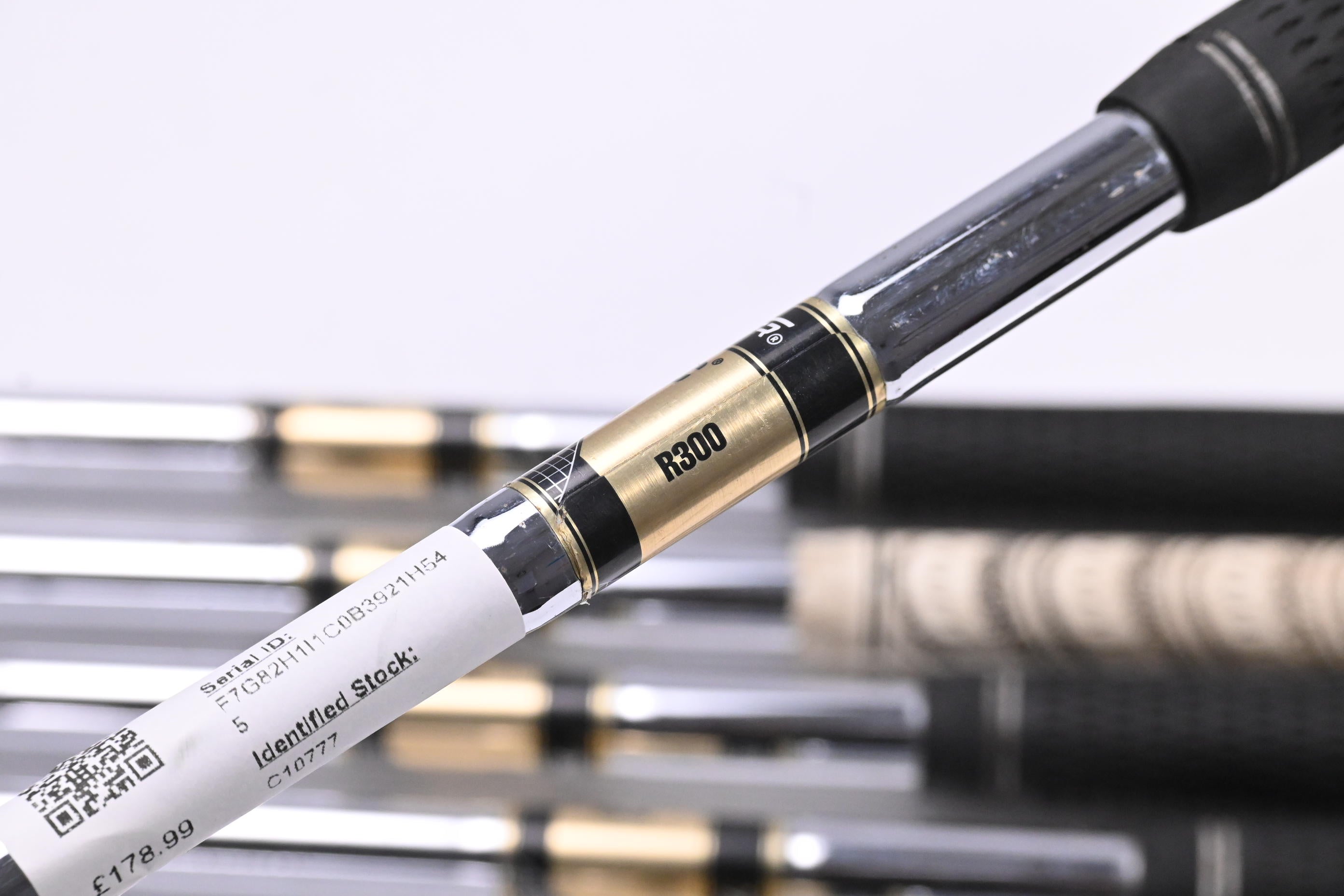 Nike VR Full Cavity Irons / 4-9i / Regular Flex Dynamic Gold High Launch R300