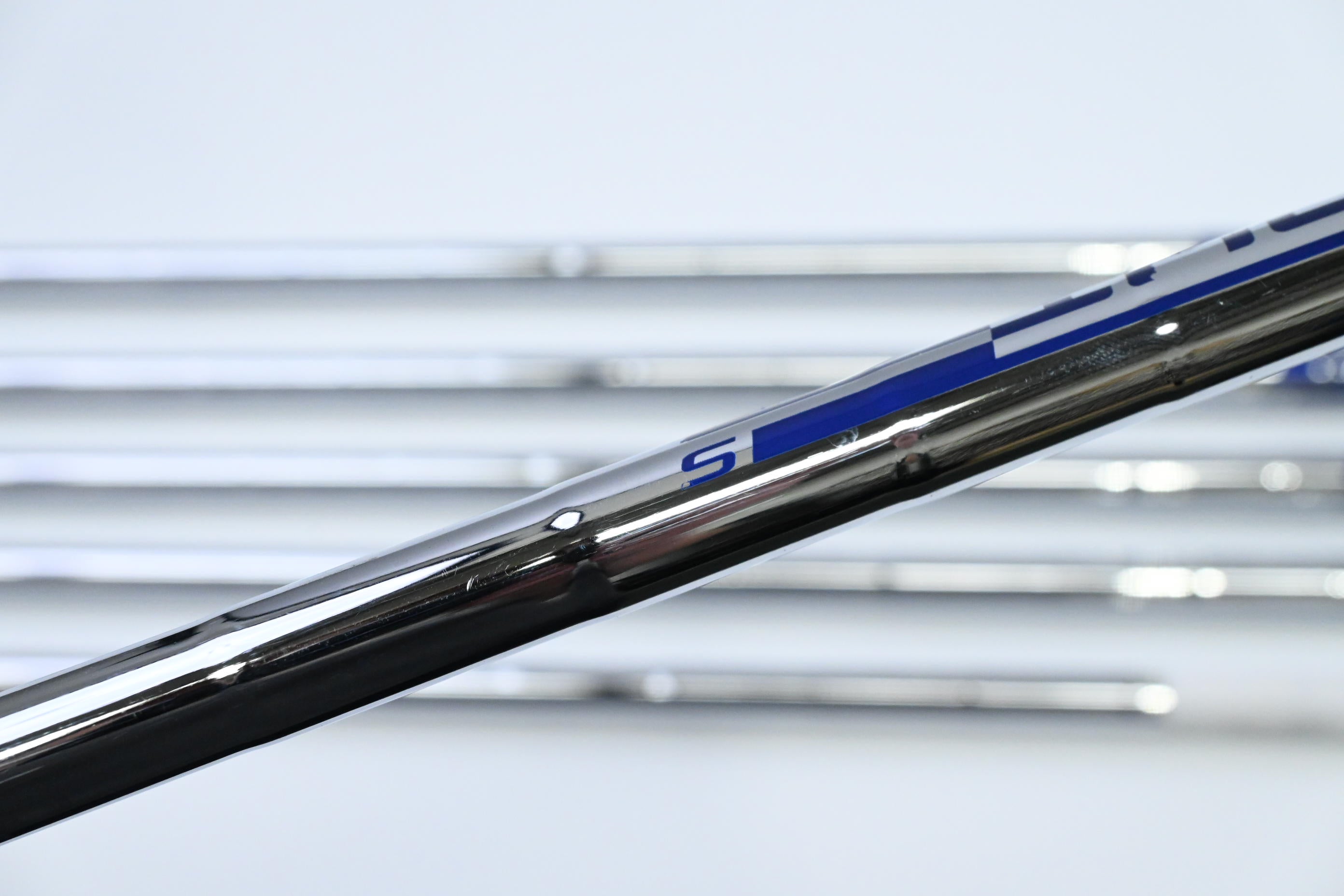 Ping G425 Irons / 5-PW / Black Dot / Stiff Flex Ping AWT 2.0 Shaft