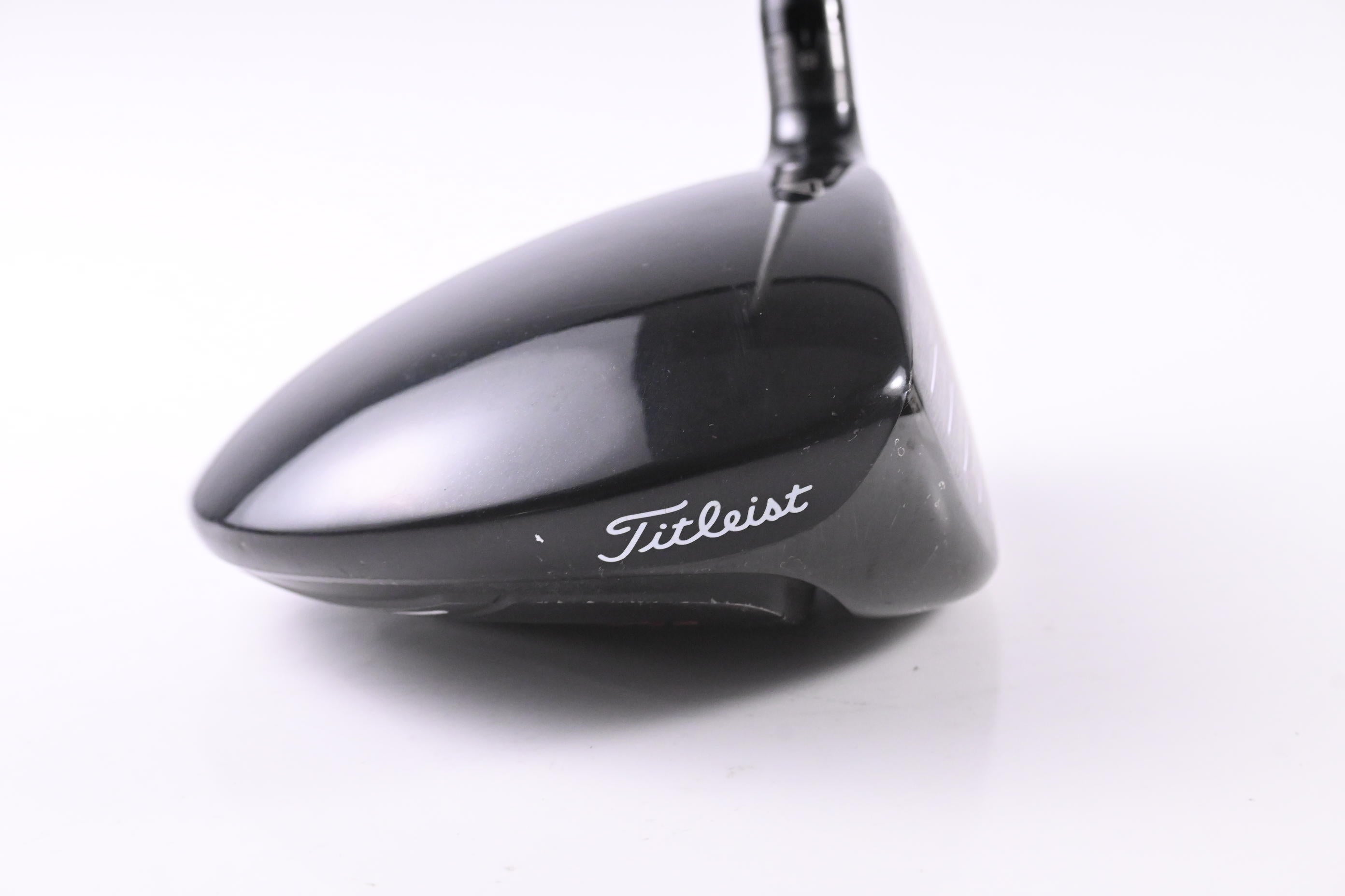 Titleist 915 D2 Driver / 10.5 Degree / Stiff Flex Aldila Rogue Silver 60 Shaft
