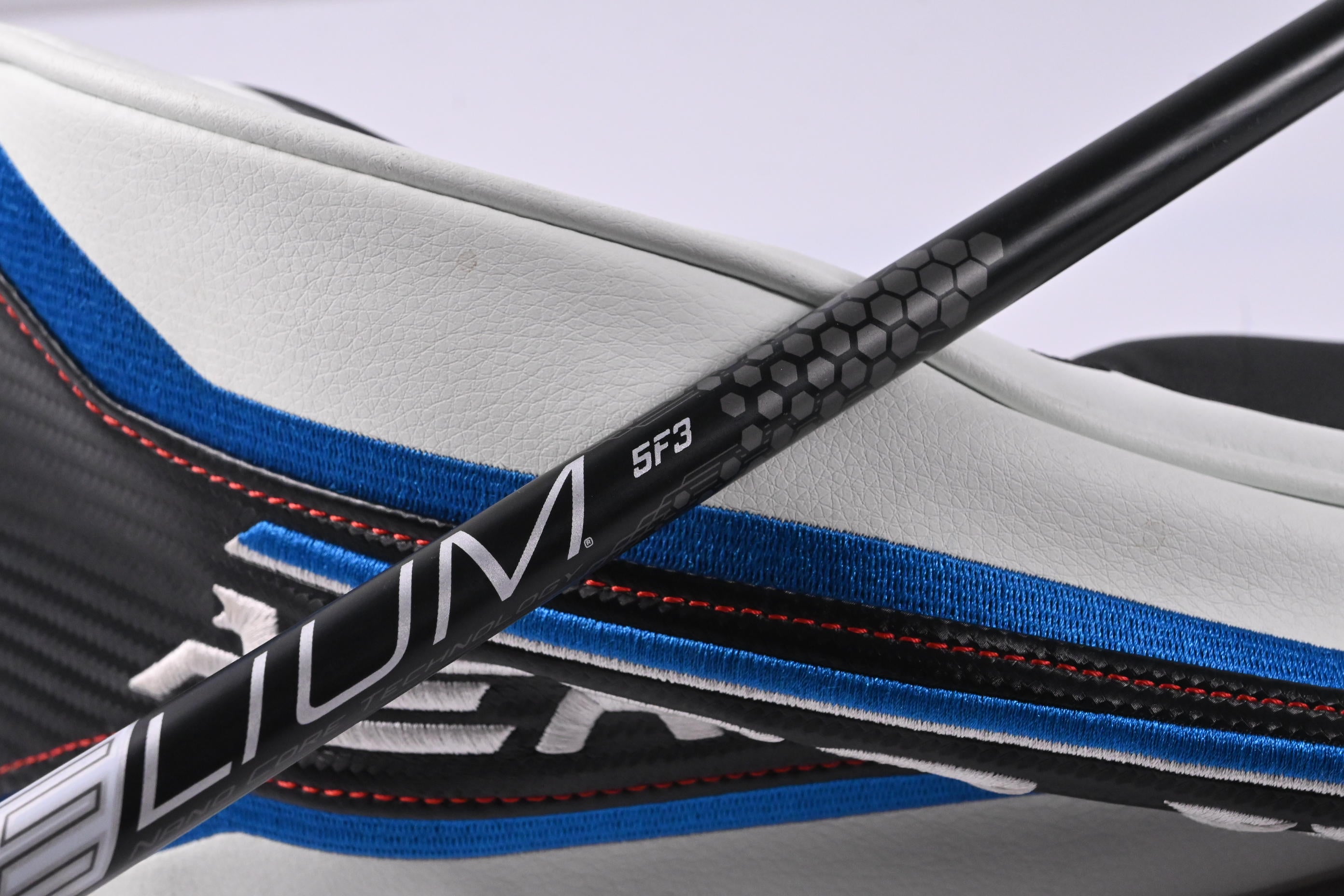 Cobra Aerojet Max Driver / 10.5 Degree / Regular Flex UST Mamiya Helium 5 Shaft