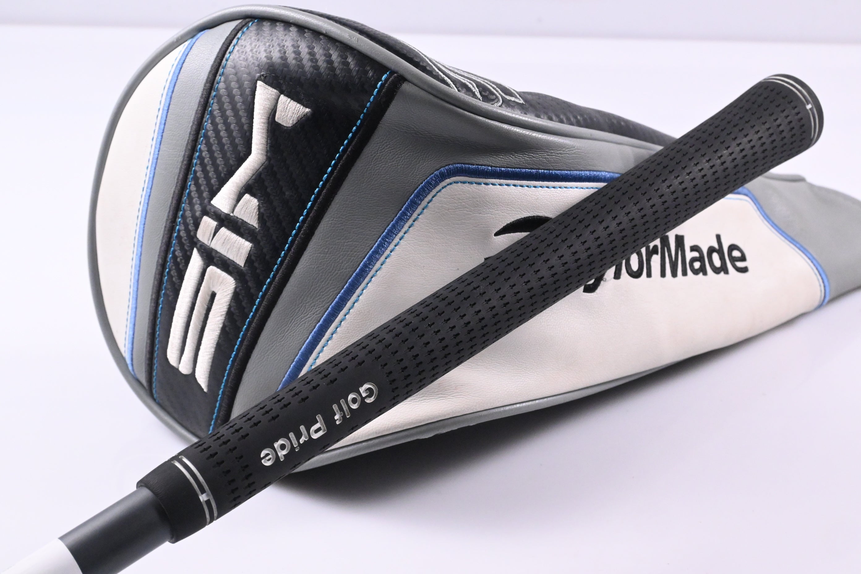 Left Hand Taylormade SIM Max Driver / 10.5 Degree / Regular Flex HZRDUS Smoke Black