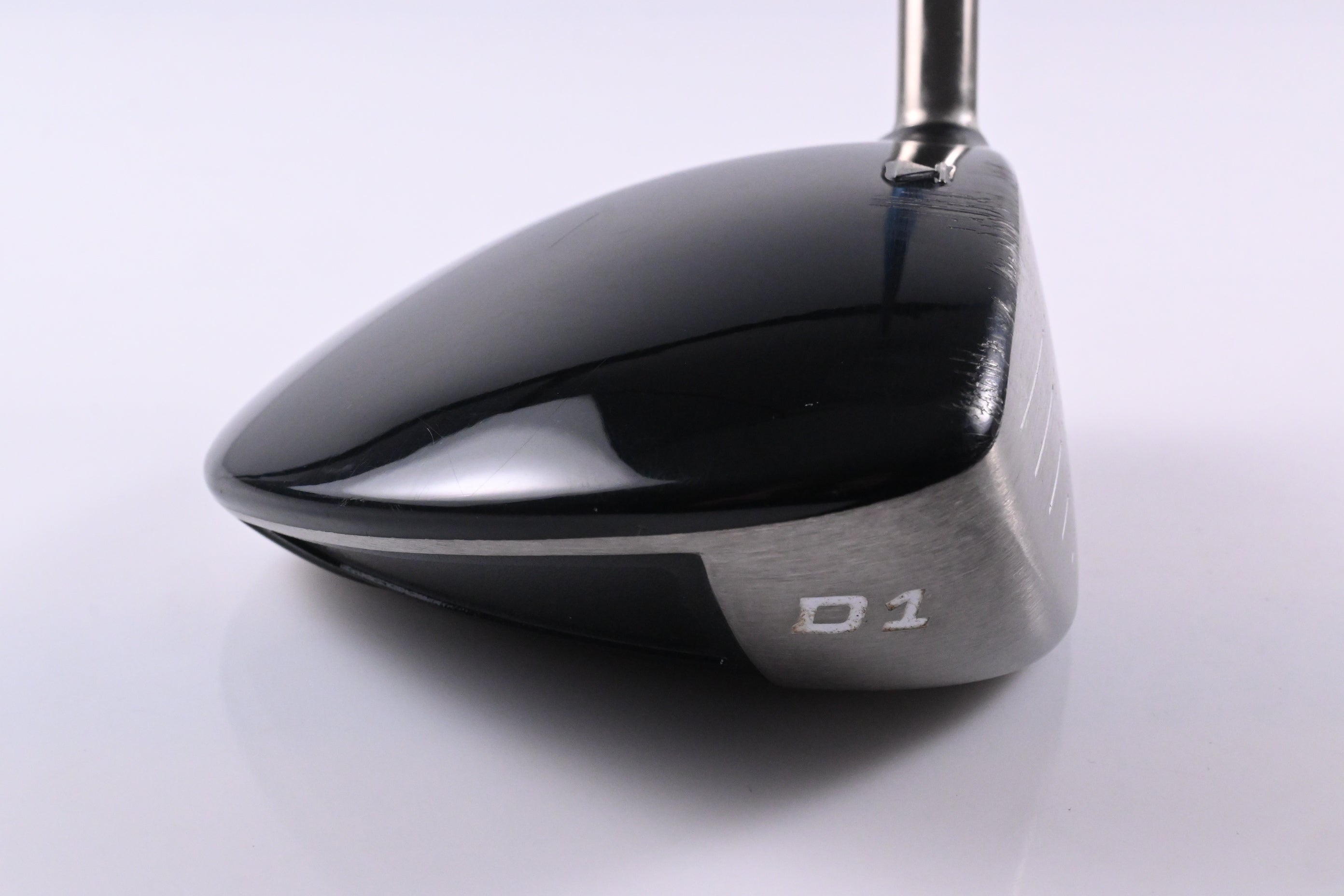 Titleist 907 D1 Driver / 9.5 Degree / Stiff Flex Aldila VS Proto 65 Shaft