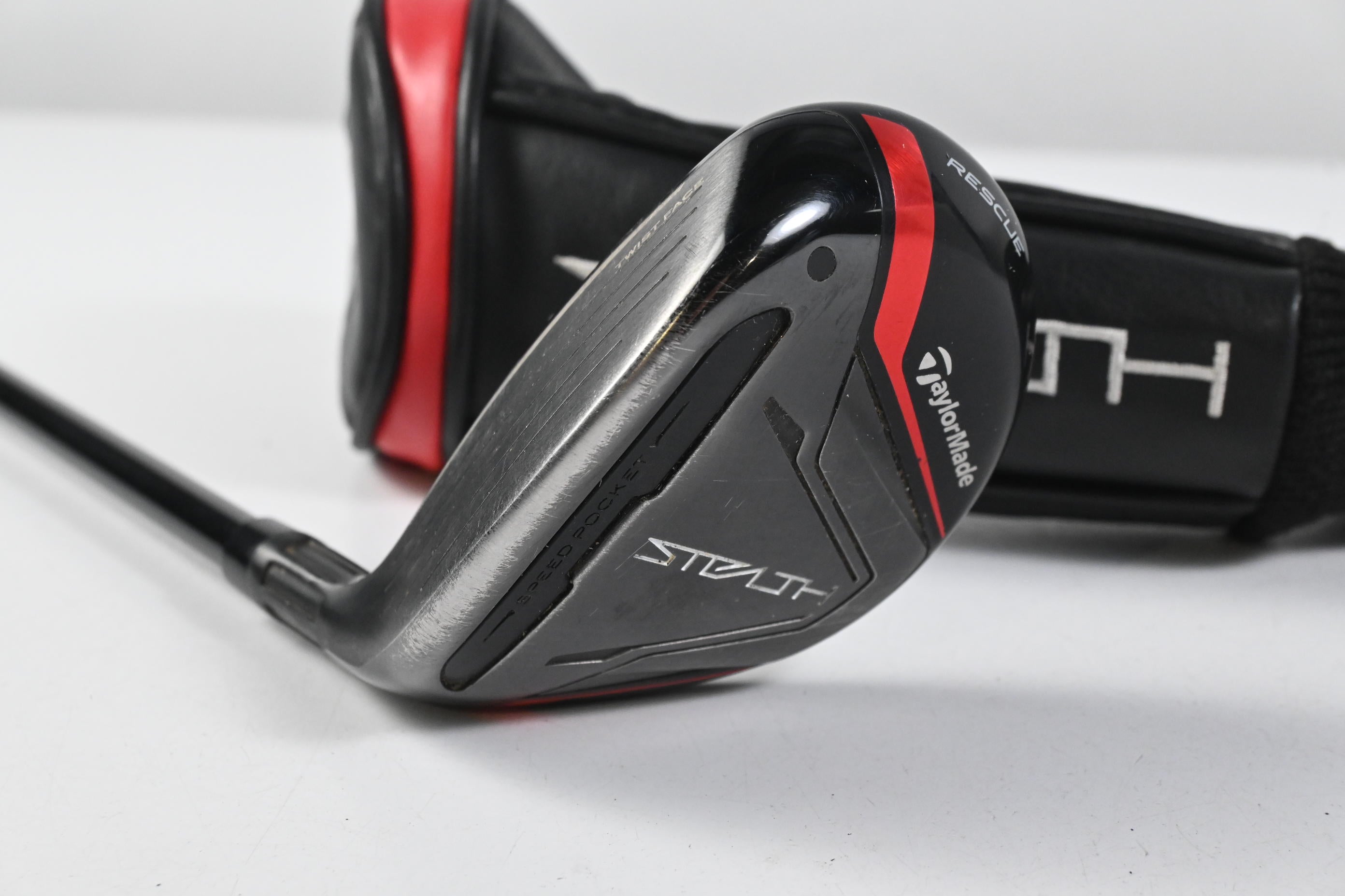 Left Hand Taylormade Stealth #4 Hybrid / 22 Degree / Regular Flex Ventus Red 6