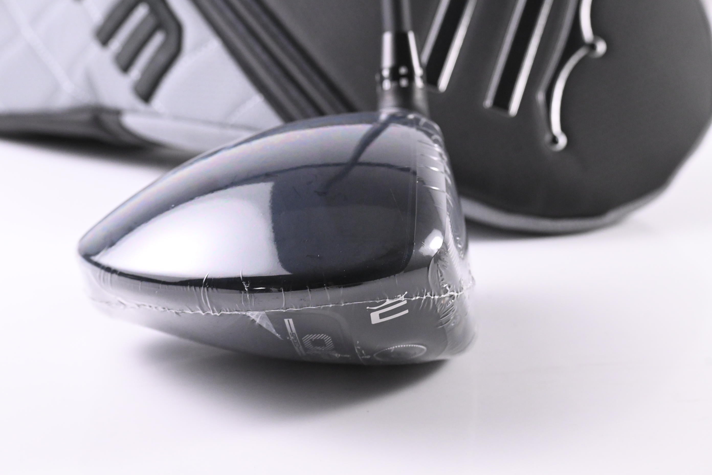 Cobra OPTM LS Driver / 9 Degree / X-Flex Kai`li White 60 Shaft