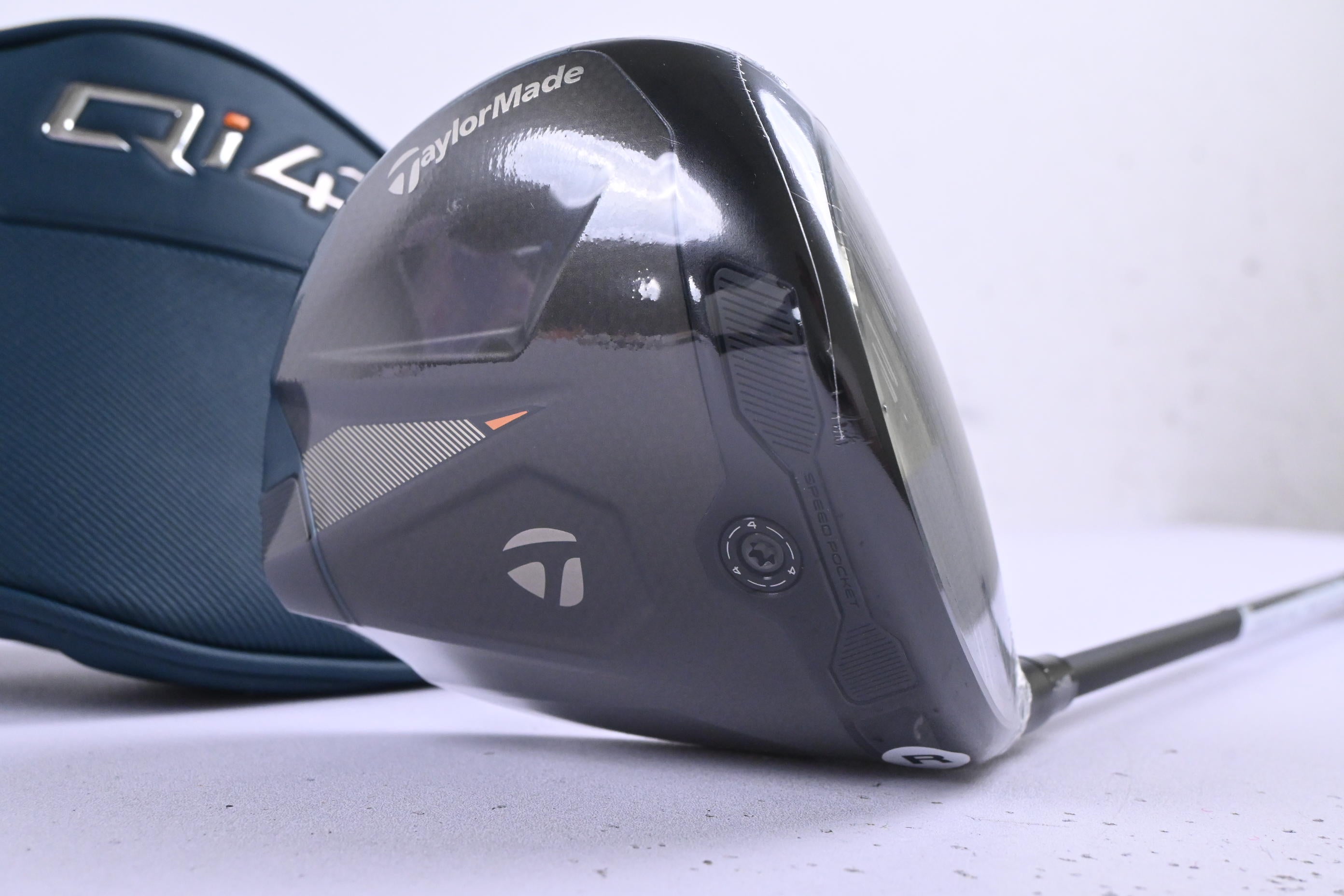 Taylormade Qi4D Max Driver / 12 Degree / Regular Flex REAX Blue 50 Shaft