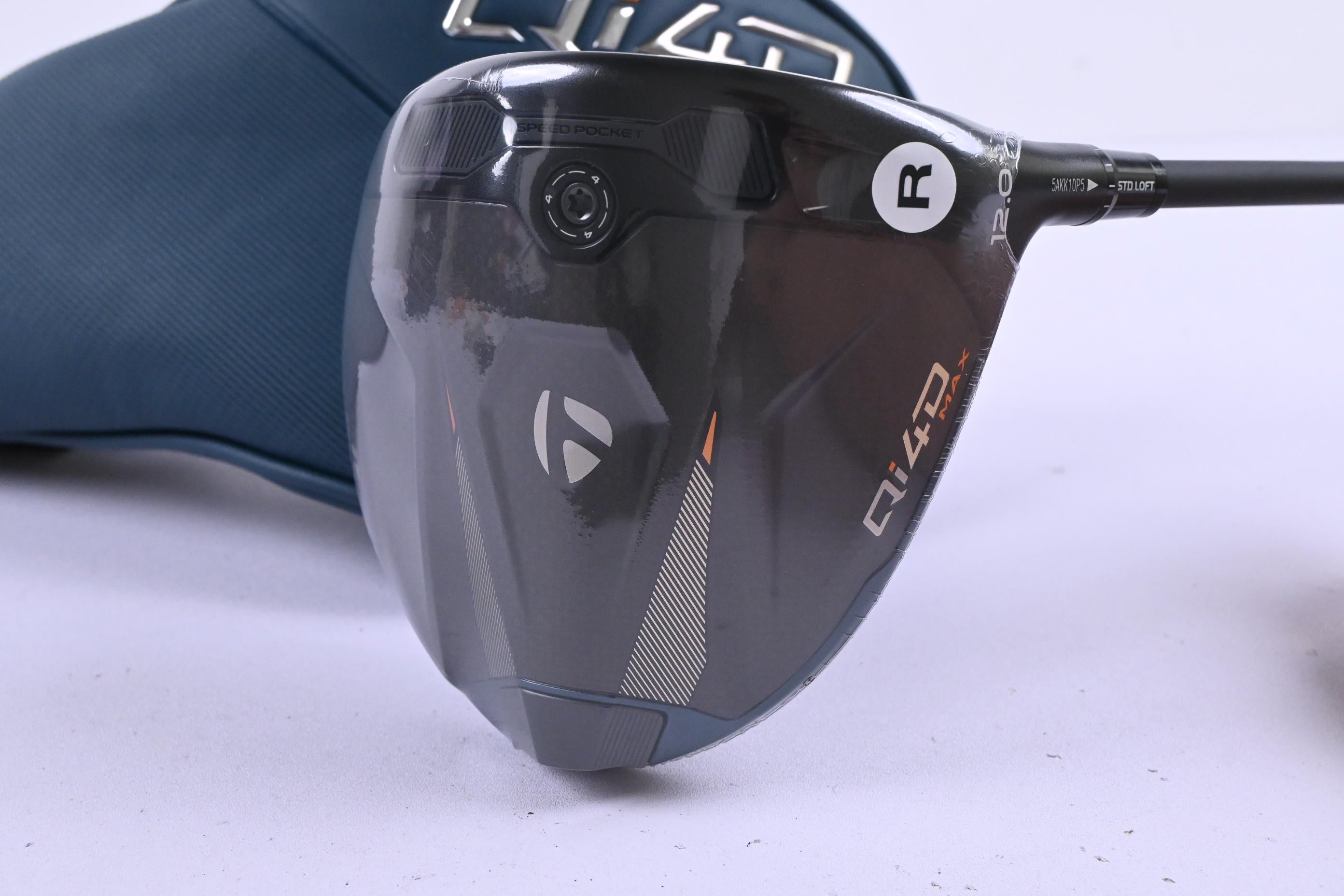 Taylormade Qi4D Max Driver / 12 Degree / Regular Flex REAX Blue 50 Shaft