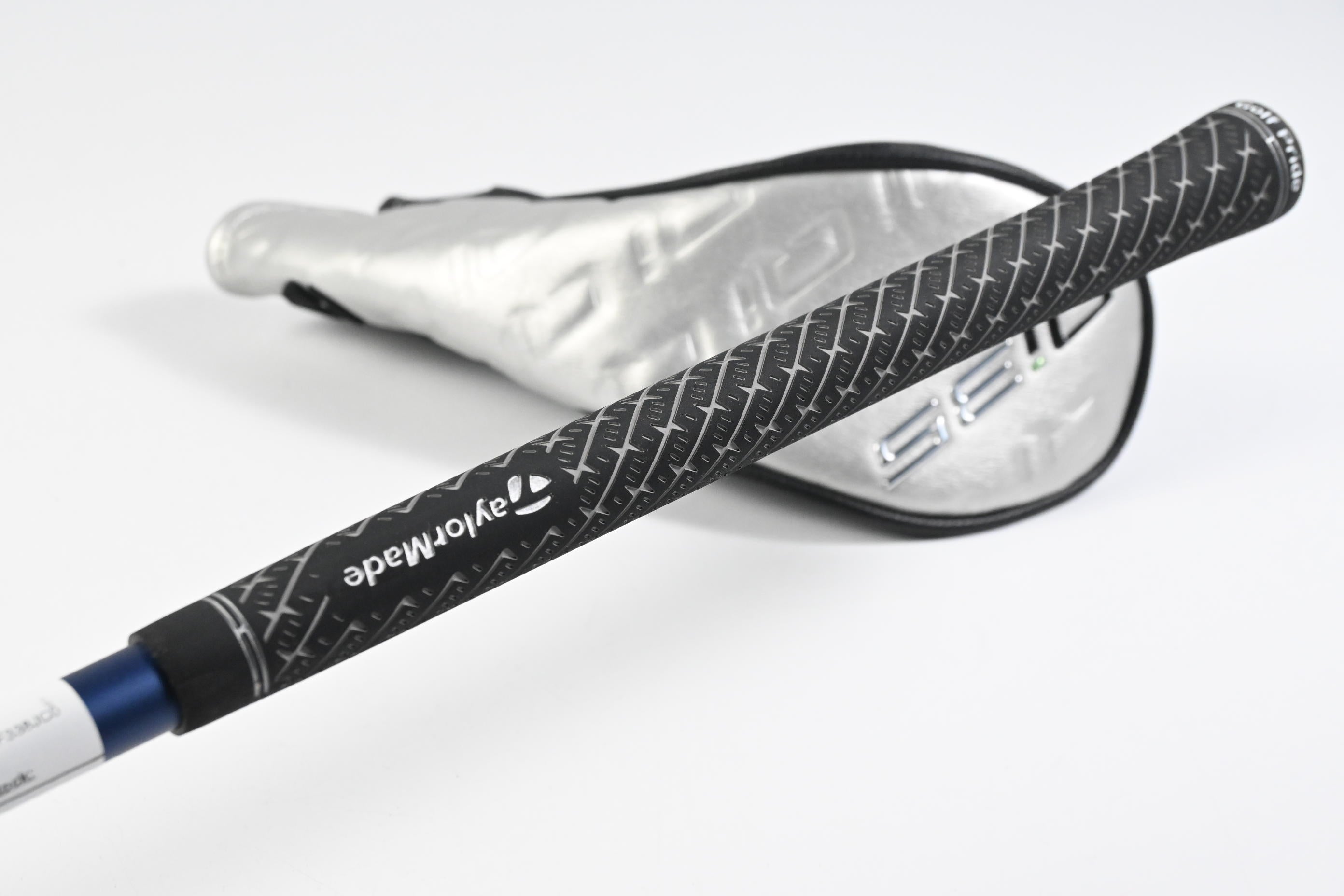 Taylormade Qi35 #4 Hybrid / 22 Degree / Regular Flex Fujikura Ventus Blue 6