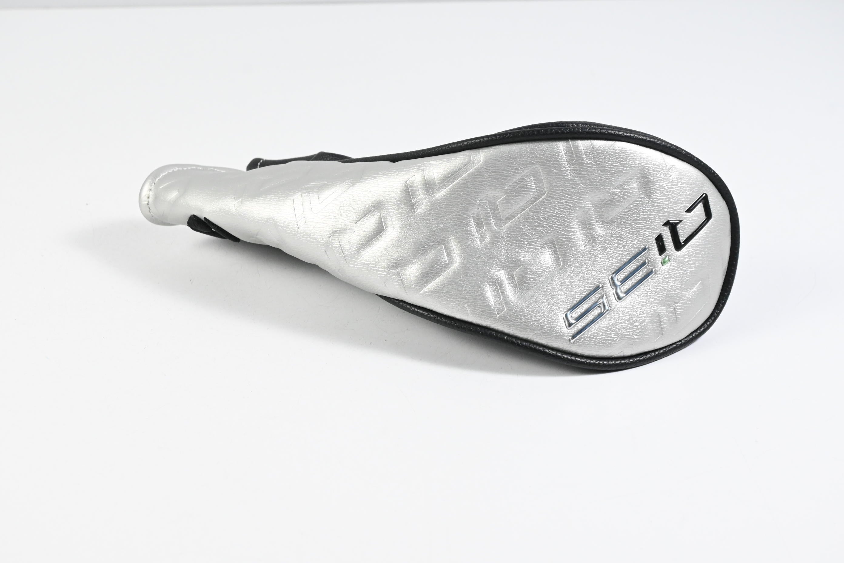 Taylormade Qi35 #4 Hybrid / 22 Degree / Regular Flex Fujikura Ventus Blue 6