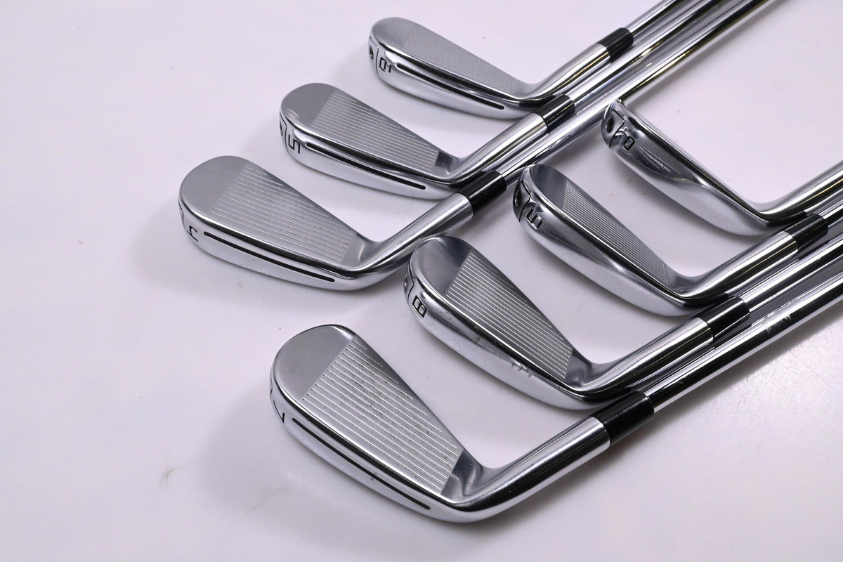 Taylormade P790 2019 Irons / 4-PW / Regular Flex Dynamic Gold 105 R300 Shafts