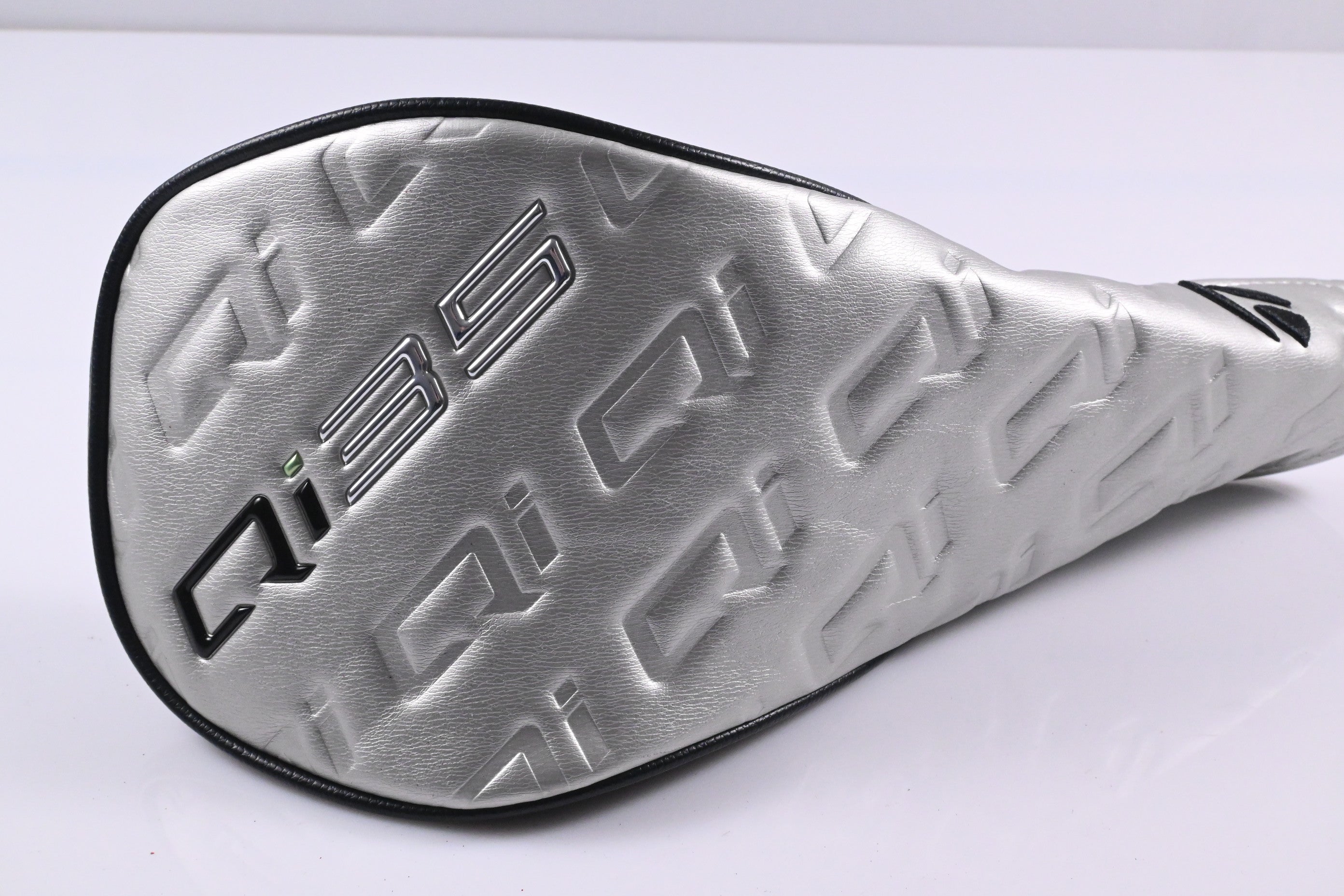 Taylormade Qi35 Driver / 9 Degree / Regular Flex Fujikura Air Speeder 50 Shaft