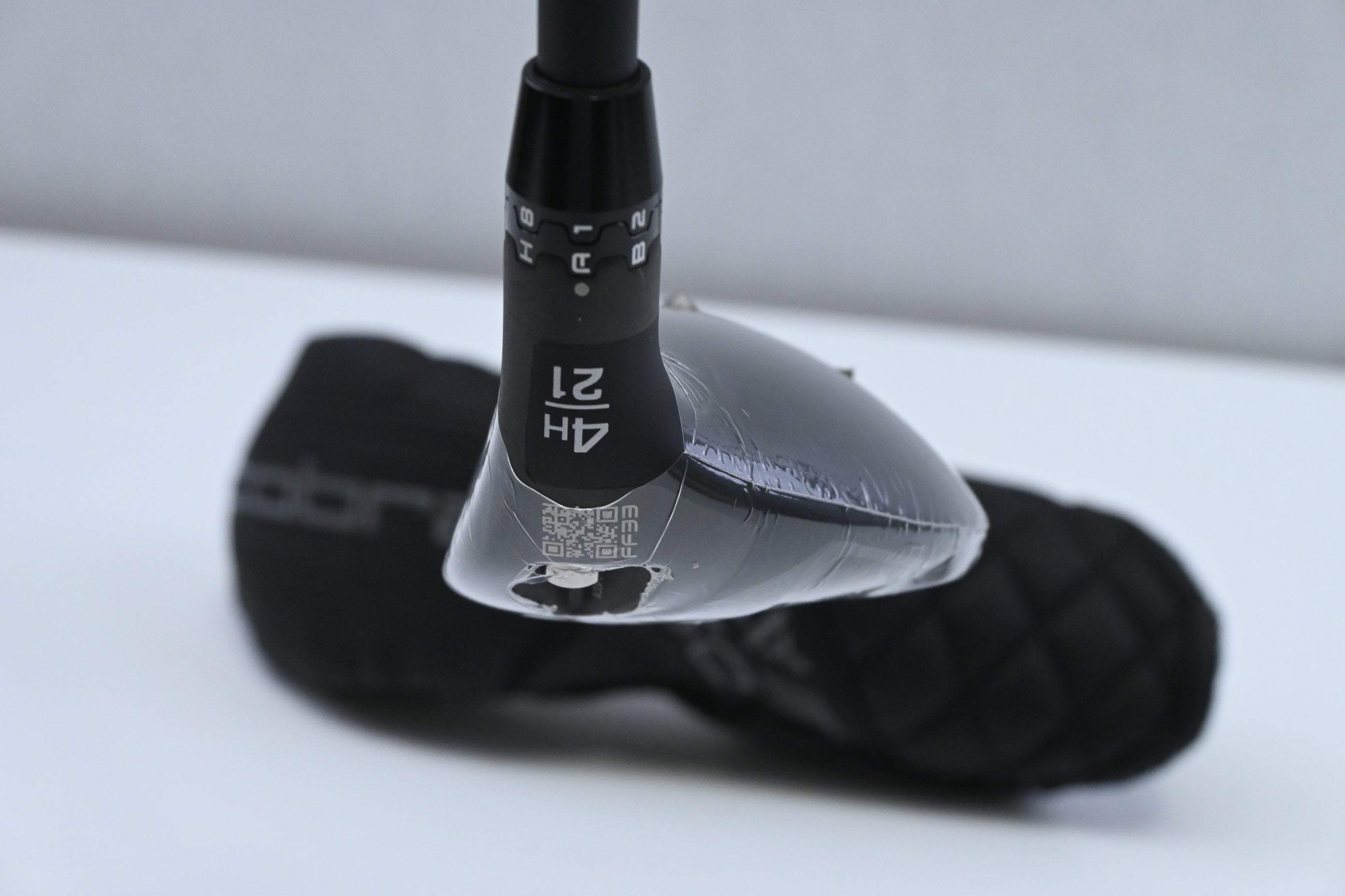 Cobra DS-Adapt #4 Hybrid / 21 Degree / Stiff Flex KBS PG 85 Shaft