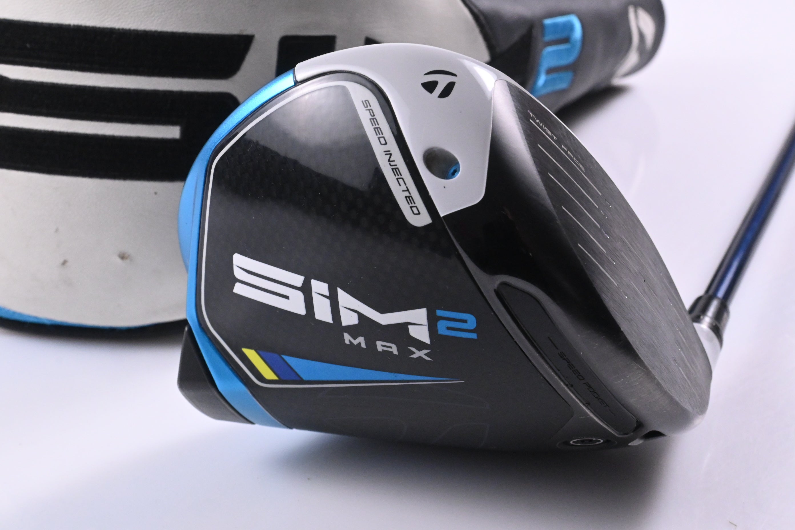 Taylormade SIM2 Max Driver / 10.5 Degree / Regular Flex Ventus Blue 5 Shaft