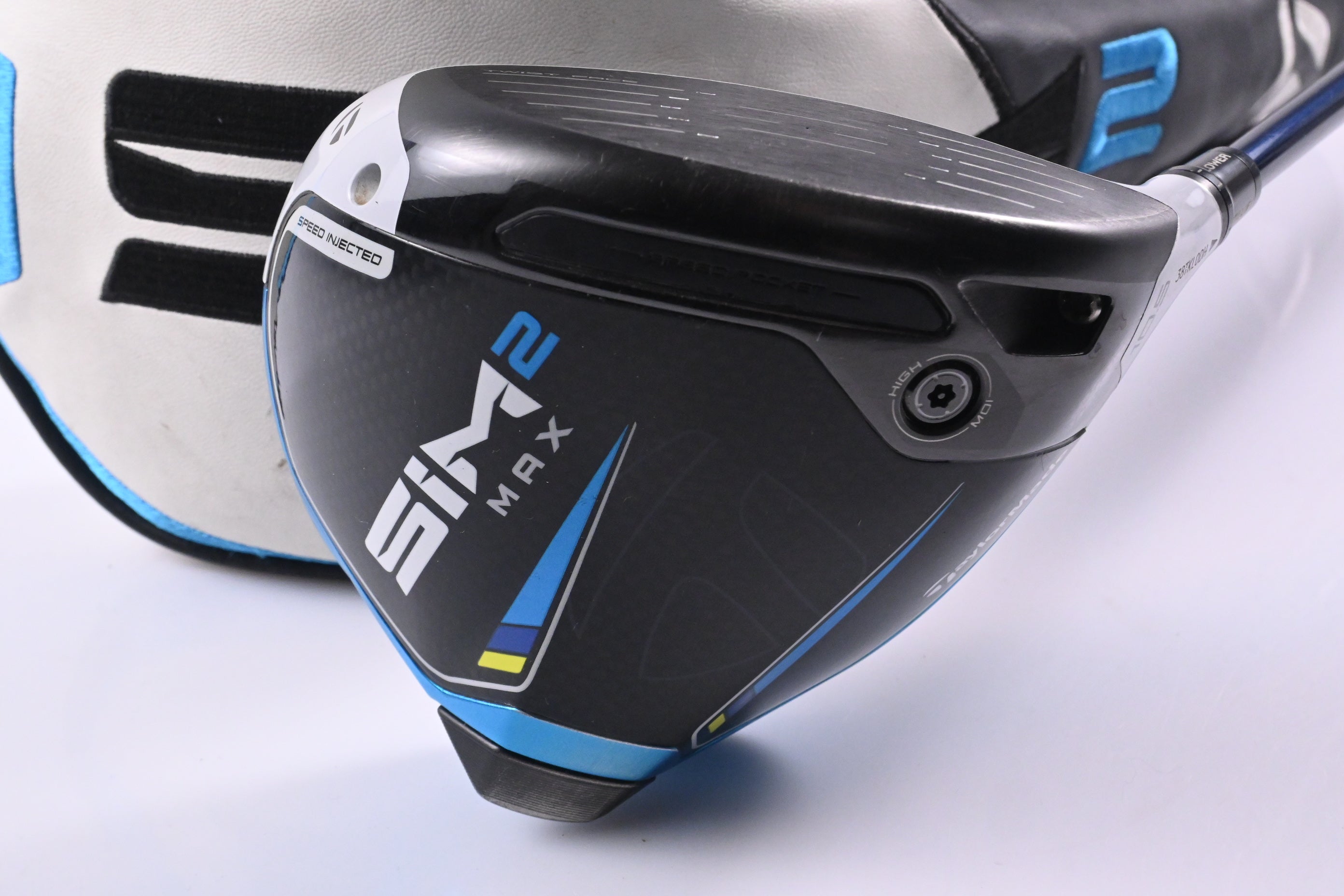 Taylormade SIM2 Max Driver / 10.5 Degree / Regular Flex Ventus Blue 5 Shaft
