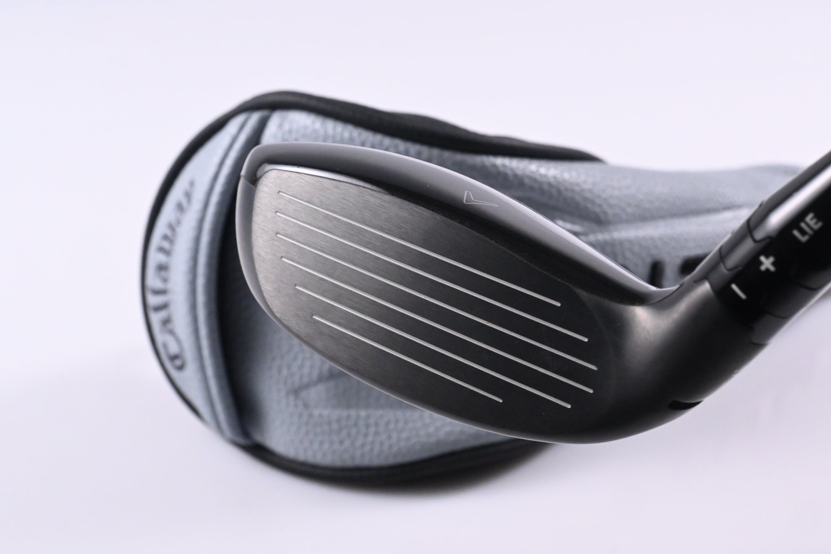 Callaway Quantum Max #4 Hybrid / 21 Degree / Regular Flex Denali Frost Silver 60