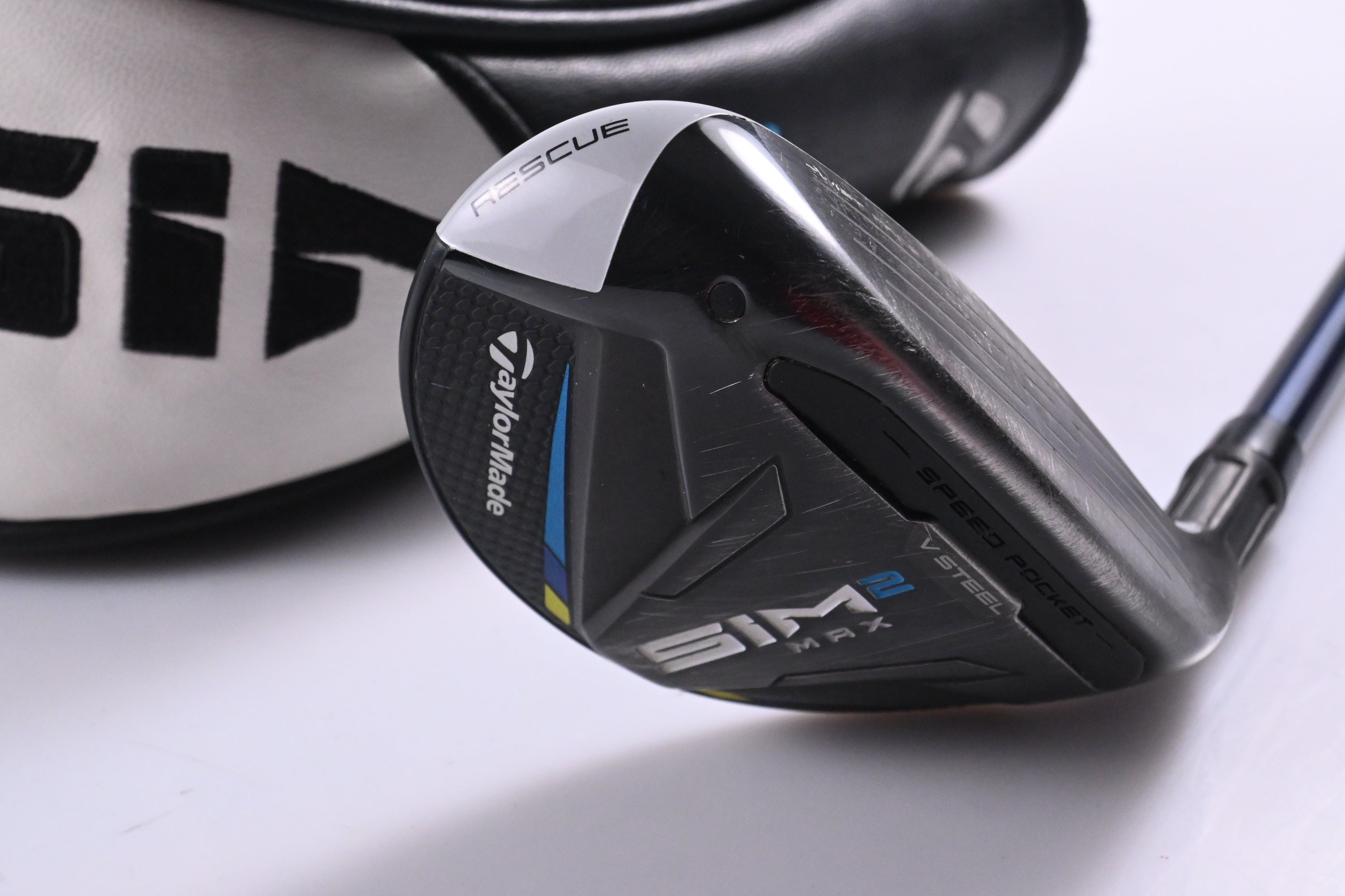 Taylormade SIM2 Max #4 Hybrid / 22 Degree / Regular Flex Fujikura Ventus Blue 6