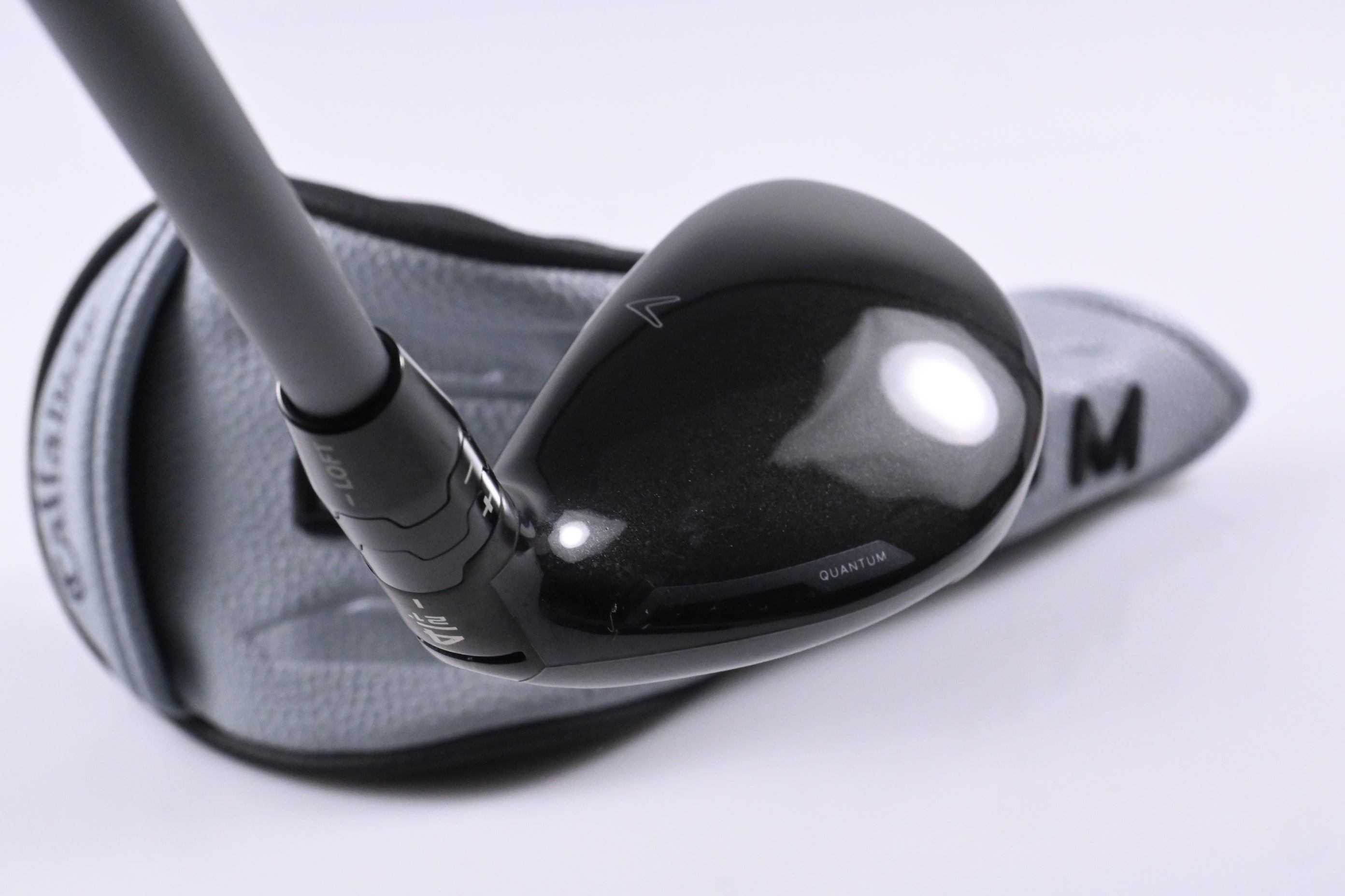 Callaway Quantum Max #4 Hybrid / 21 Degree / Regular Flex Denali Frost Silver 60
