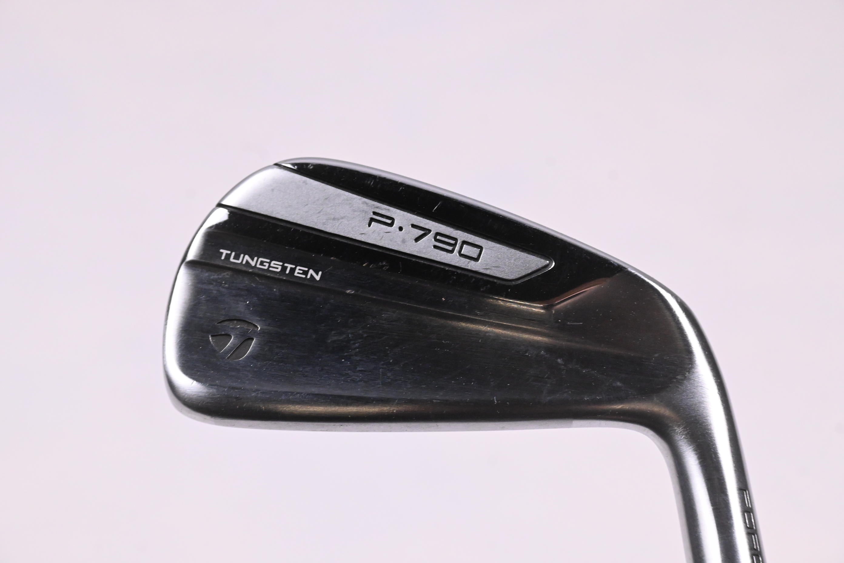 Taylormade P790 UDI 2019 #2 Iron / 17 Degree / Regular Flex Dynamic Gold 105