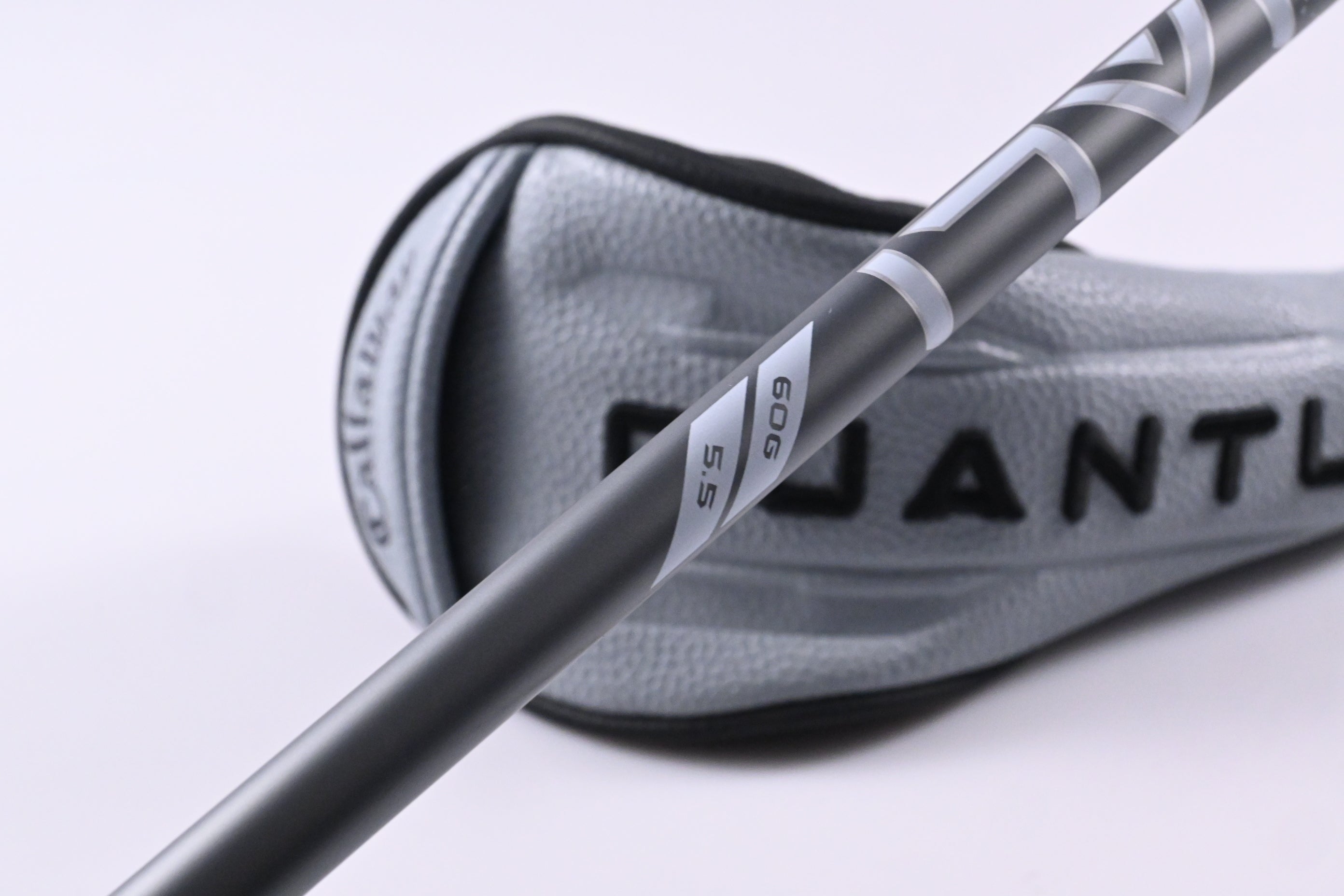 Callaway Quantum Max #4 Hybrid / 21 Degree / Regular Flex Denali Frost Silver 60