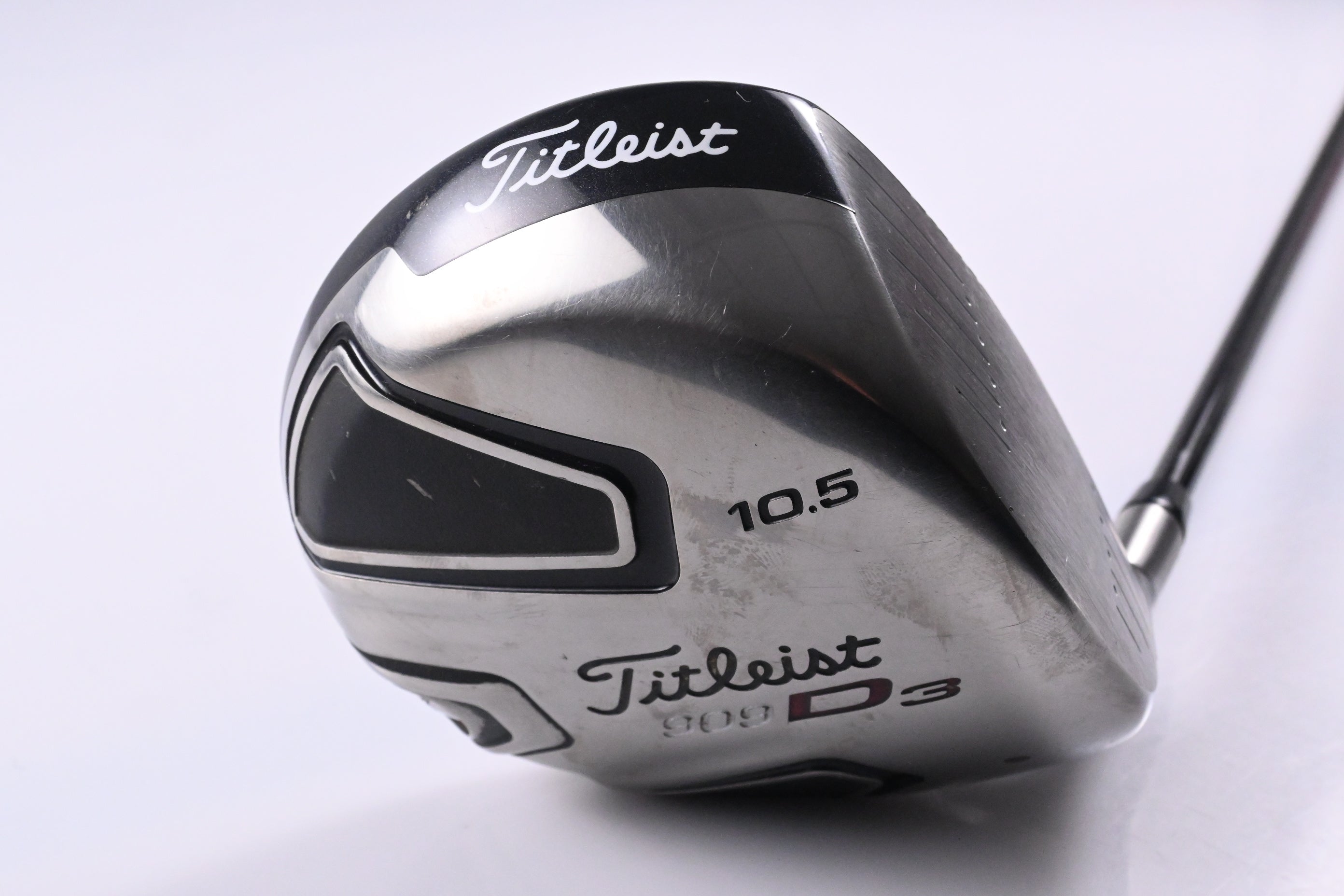 Titleist 909 D3 Driver / 10.5 Degree / Regular Flex Aldila Voodoo Shaft