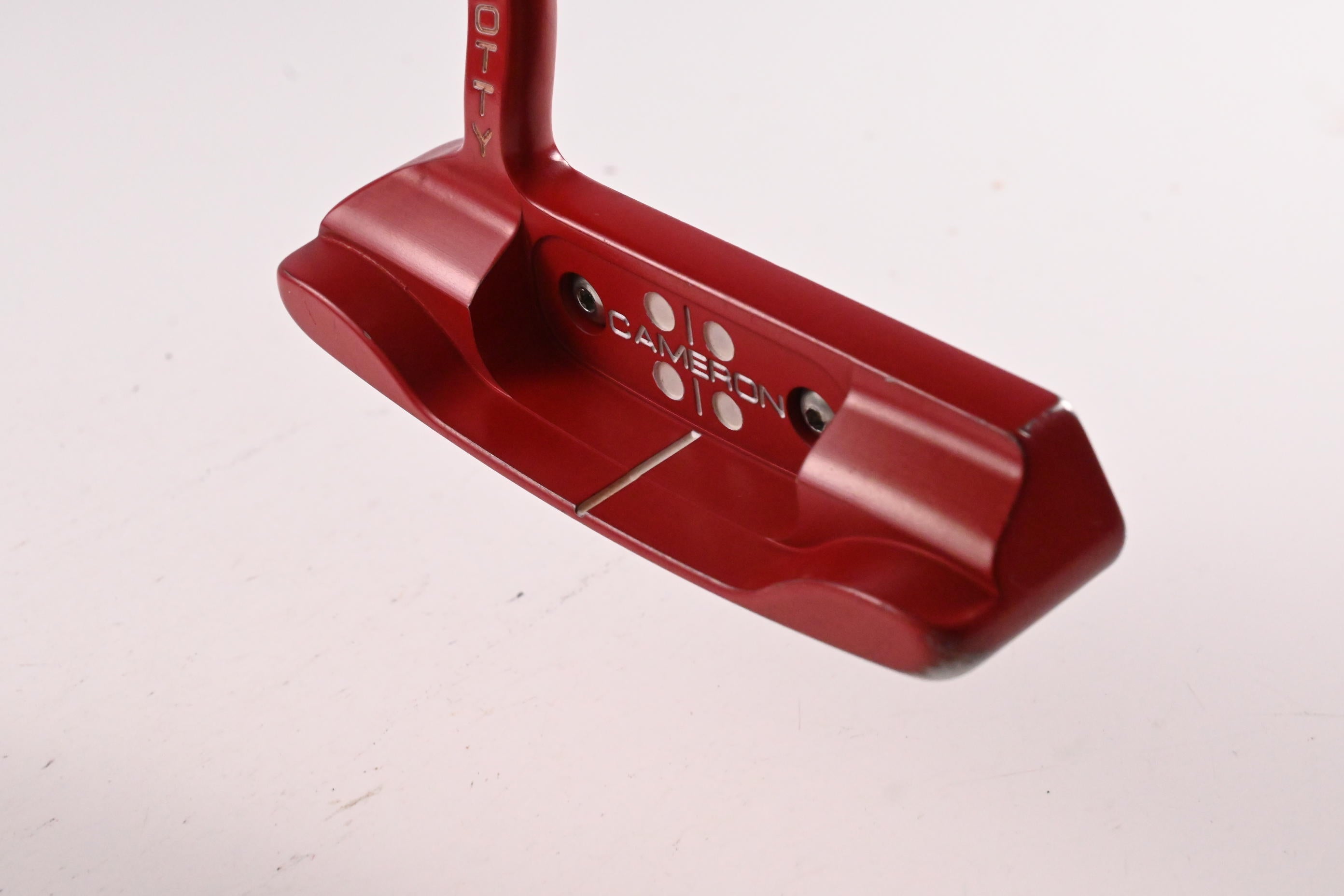 Scotty Cameron Studio Stainless Newport 1.5 Red Putter / 32 Inch