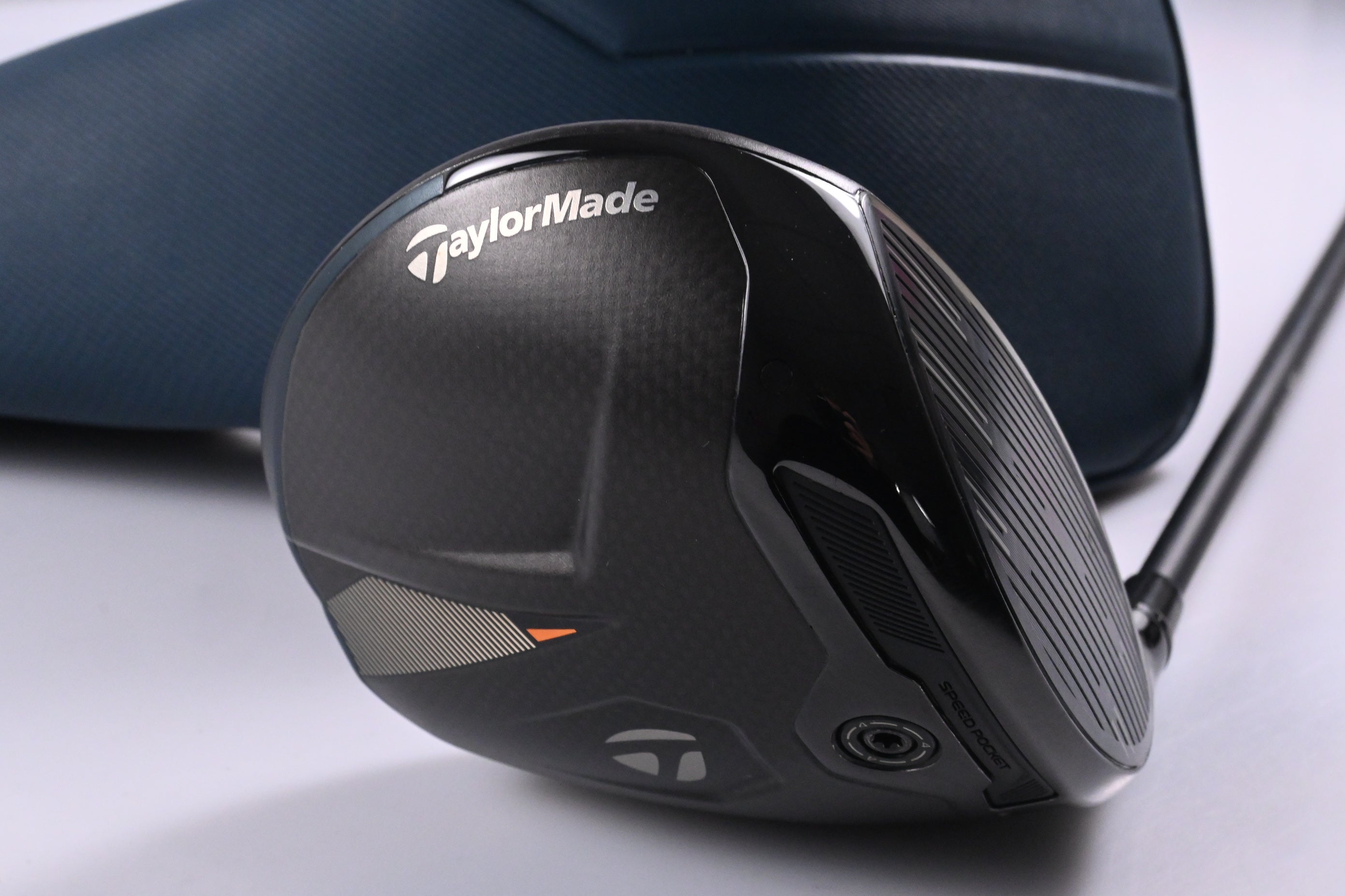 Taylormade Qi4D LS Driver / 8 Degree / X-Flex Kai'li White DarkWave 70 Shaft