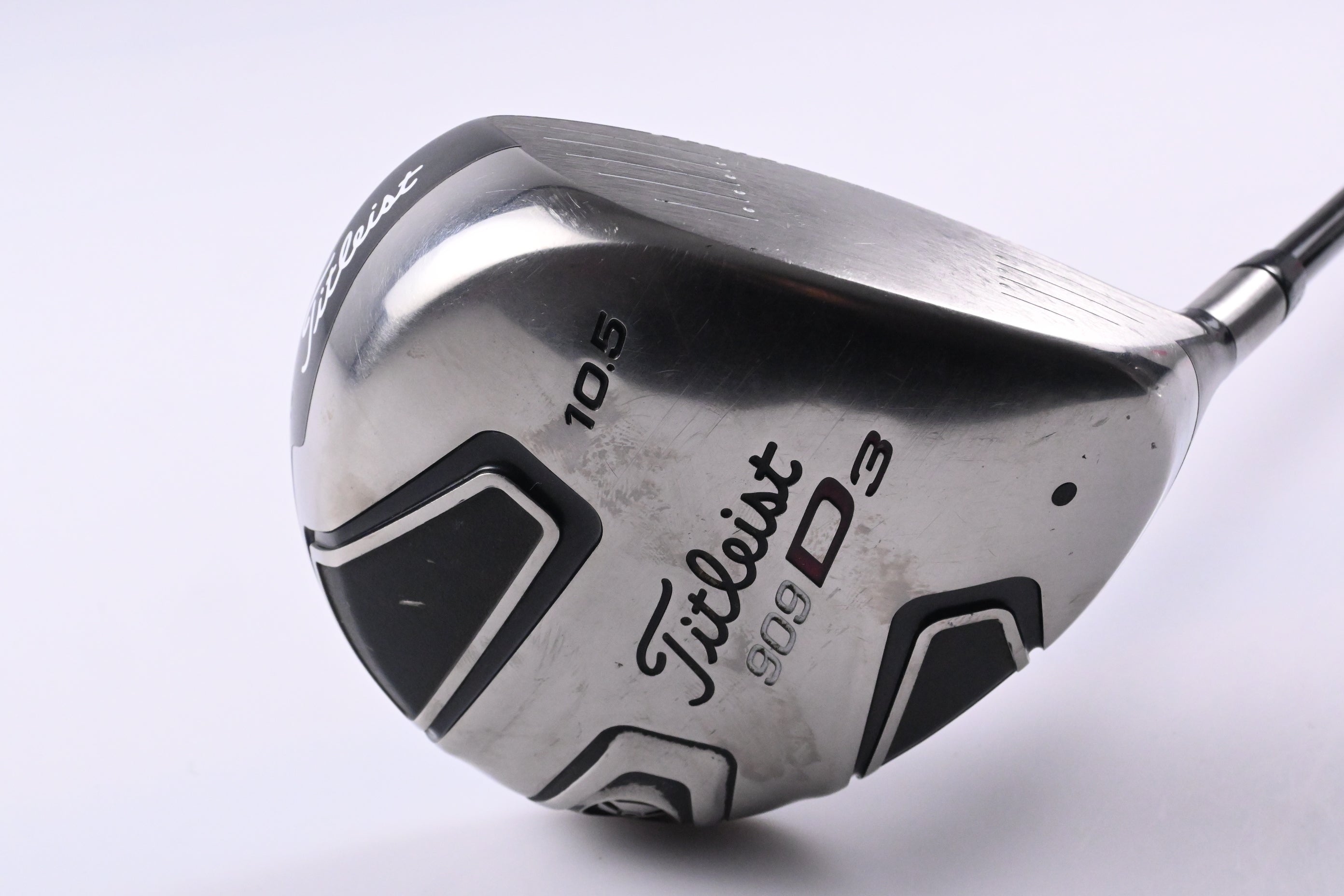 Titleist 909 D3 Driver / 10.5 Degree / Regular Flex Aldila Voodoo Shaft