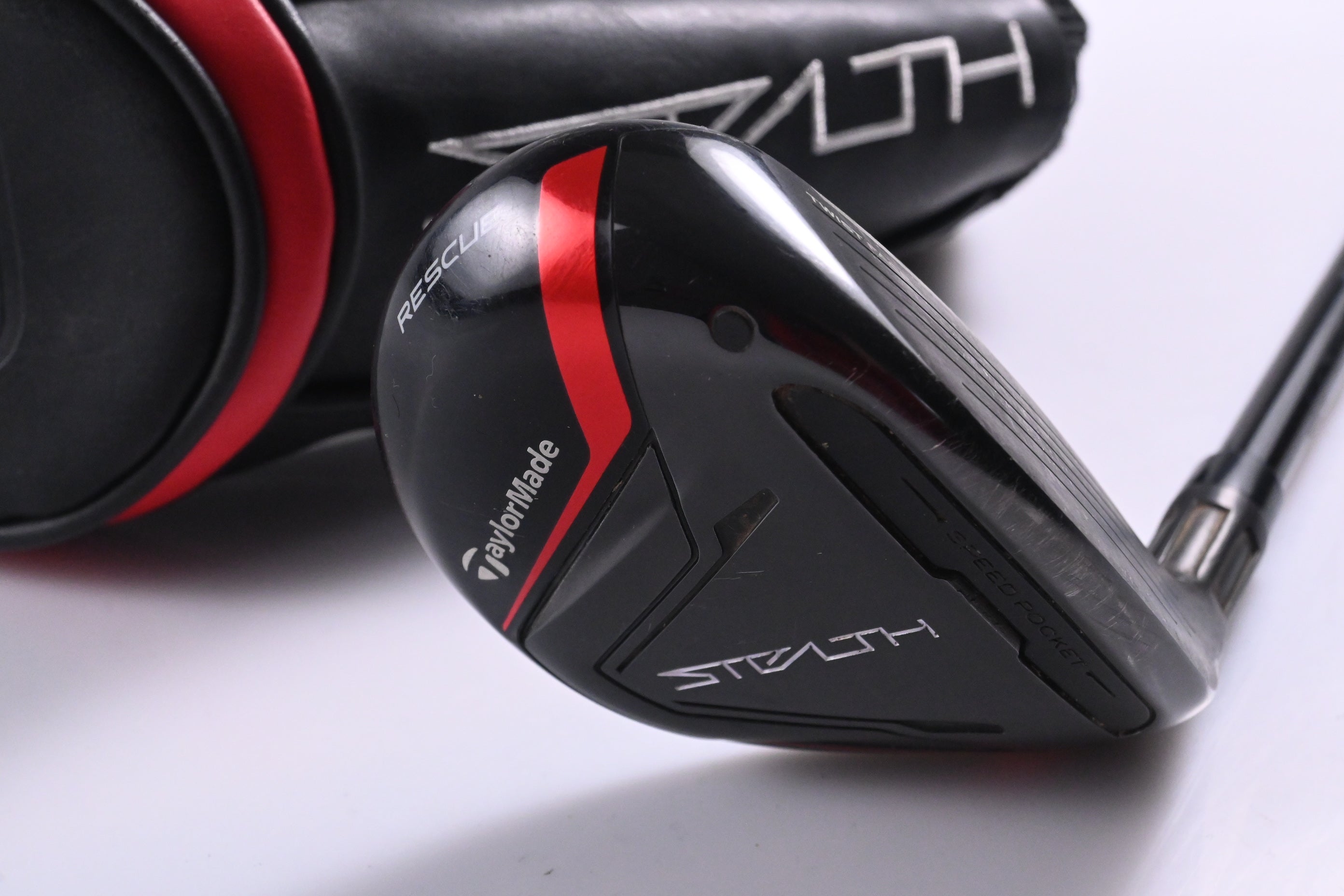 Taylormade Stealth #6 Hybrid / 28 Degree / Regular Flex Fujikura Ventus Red 6