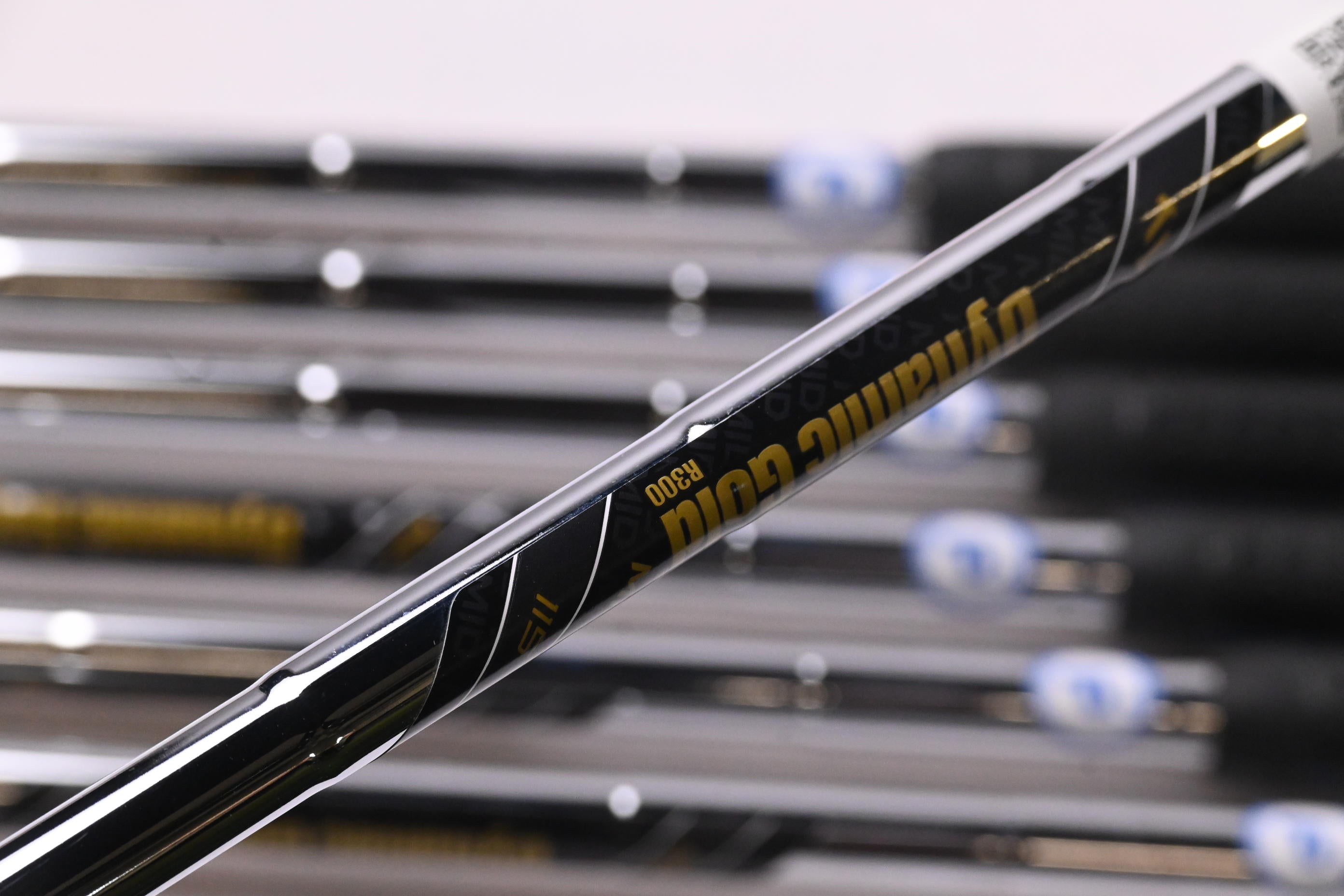 Mizuno JPX 923 Hot Metal Irons / 5-PW+GW / Regular Flex Dynamic Gold Mid 115
