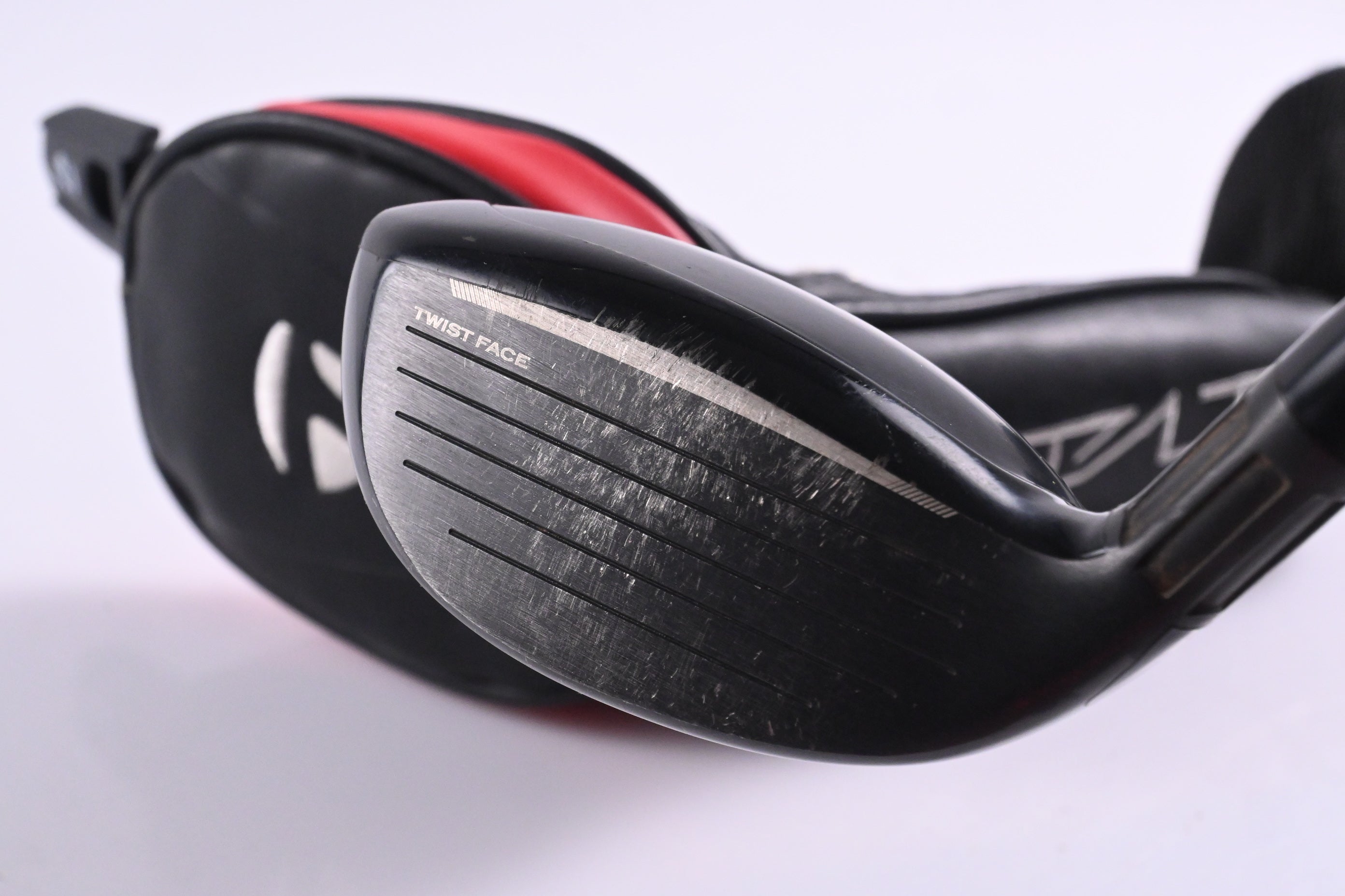 Taylormade Stealth #6 Hybrid / 28 Degree / Regular Flex Fujikura Ventus Red 6