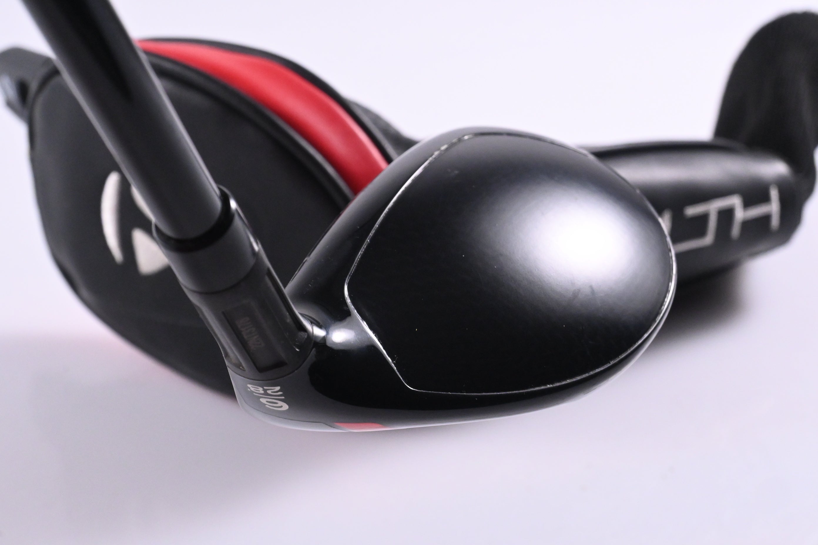 Taylormade Stealth #6 Hybrid / 28 Degree / Regular Flex Fujikura Ventus Red 6