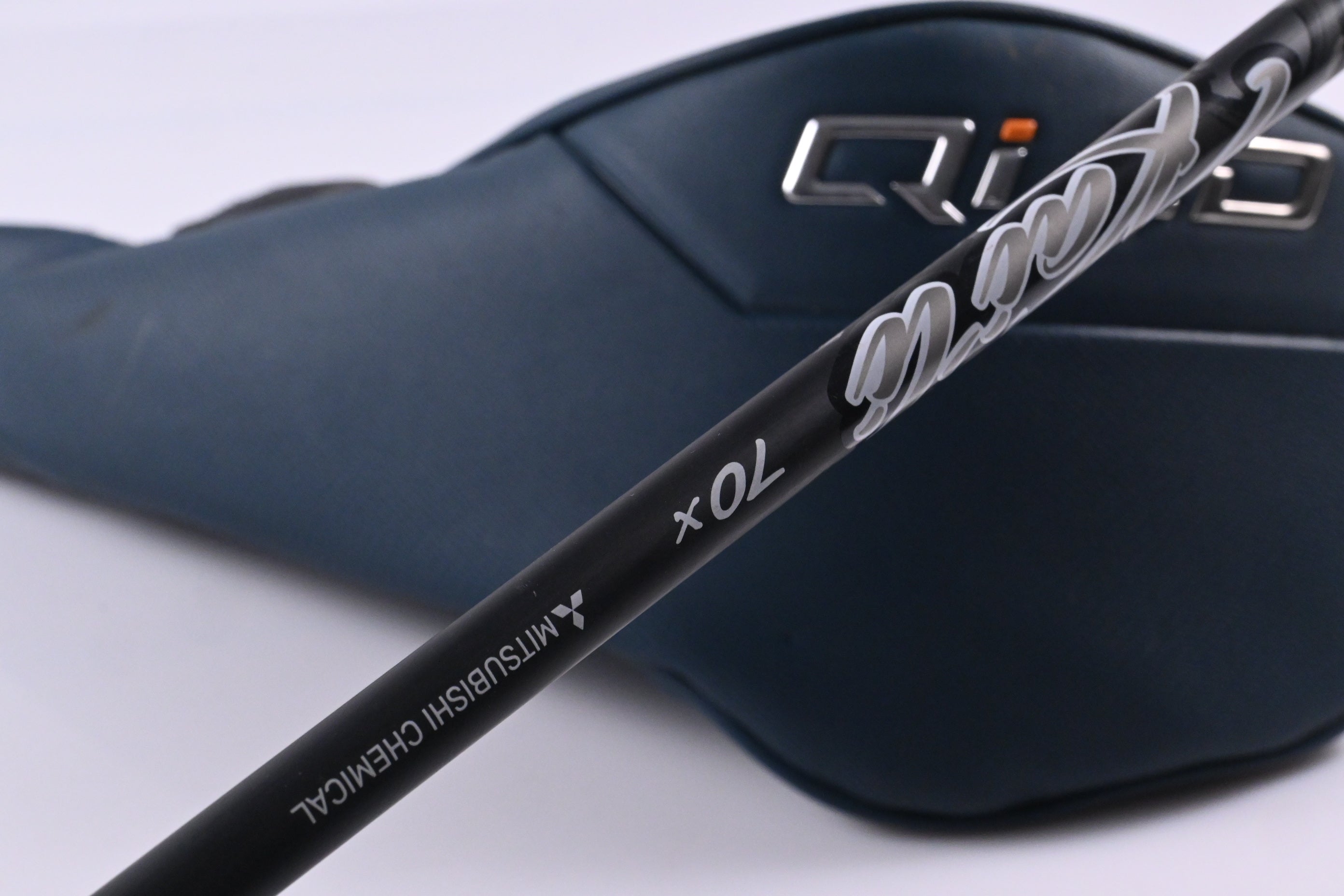 Taylormade Qi4D LS Driver / 8 Degree / X-Flex Kai'li White DarkWave 70 Shaft