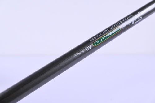 Titleist 975 J Driver / 9.5 Degree / Regular Flex Titleist Ultra Light 60 Shaft