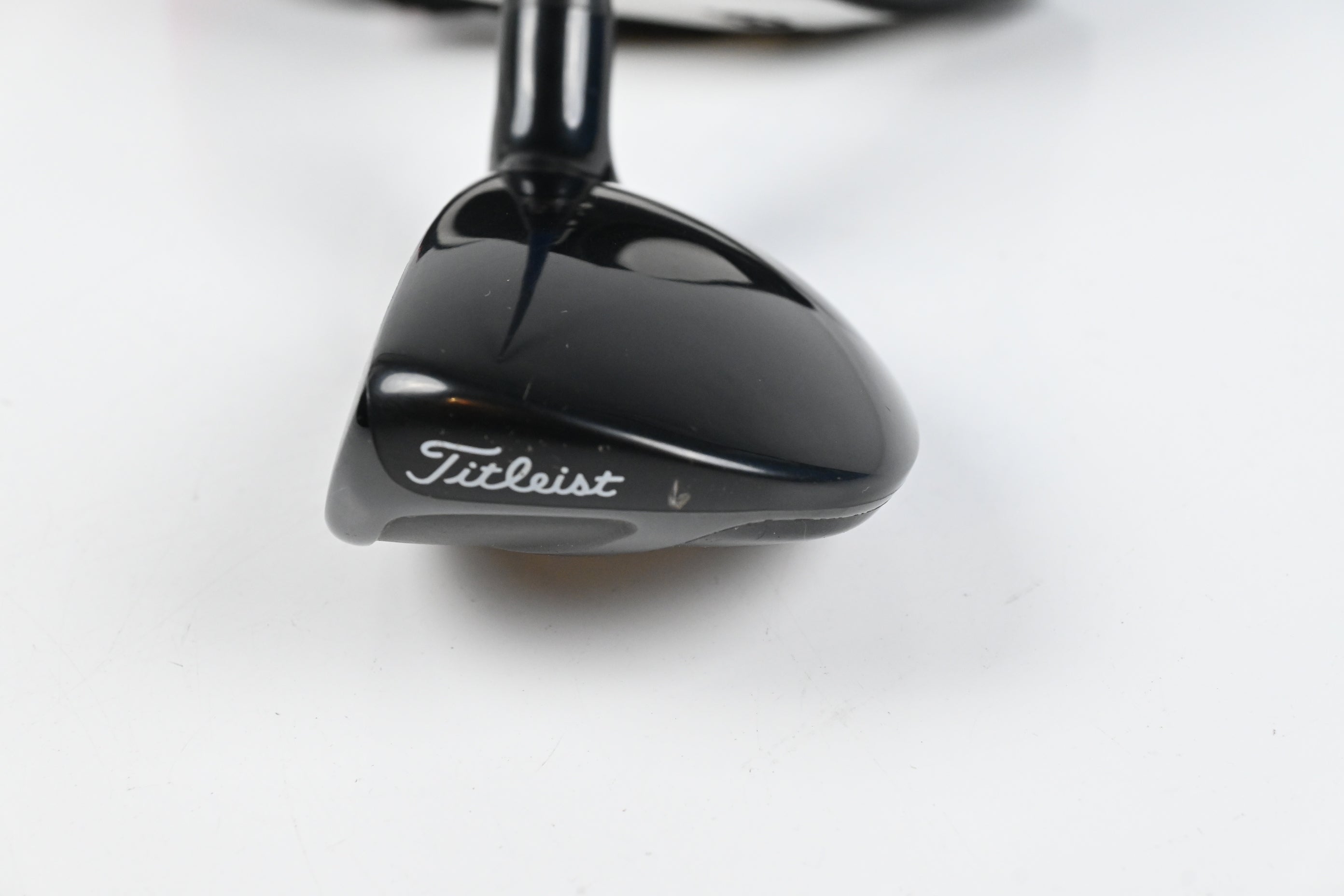 Left Hand Titleist 910H #3 Hybrid / 19 Degree / Stiff Flex Project X-HD2 92