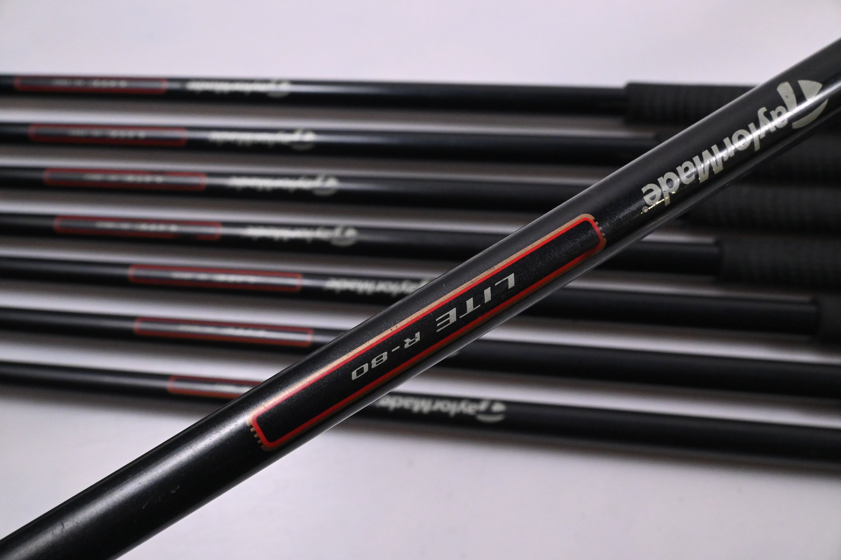 Taylormade 320 Steel Irons / 3-PW / Regular Flex Taylormade Lite 80 Shafts