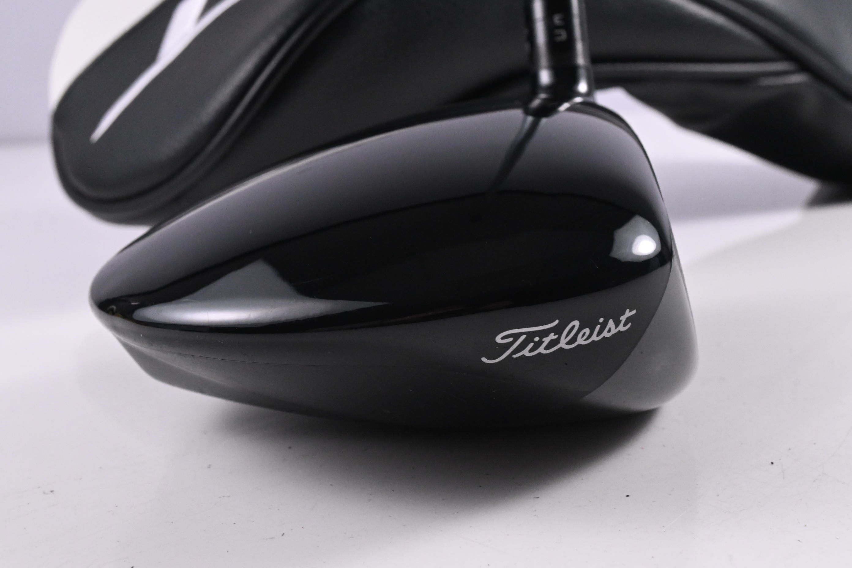 Titleist GT1 Driver / 10 Degree / Regular Flex Fujikura AirSpeeder 40 Shaft