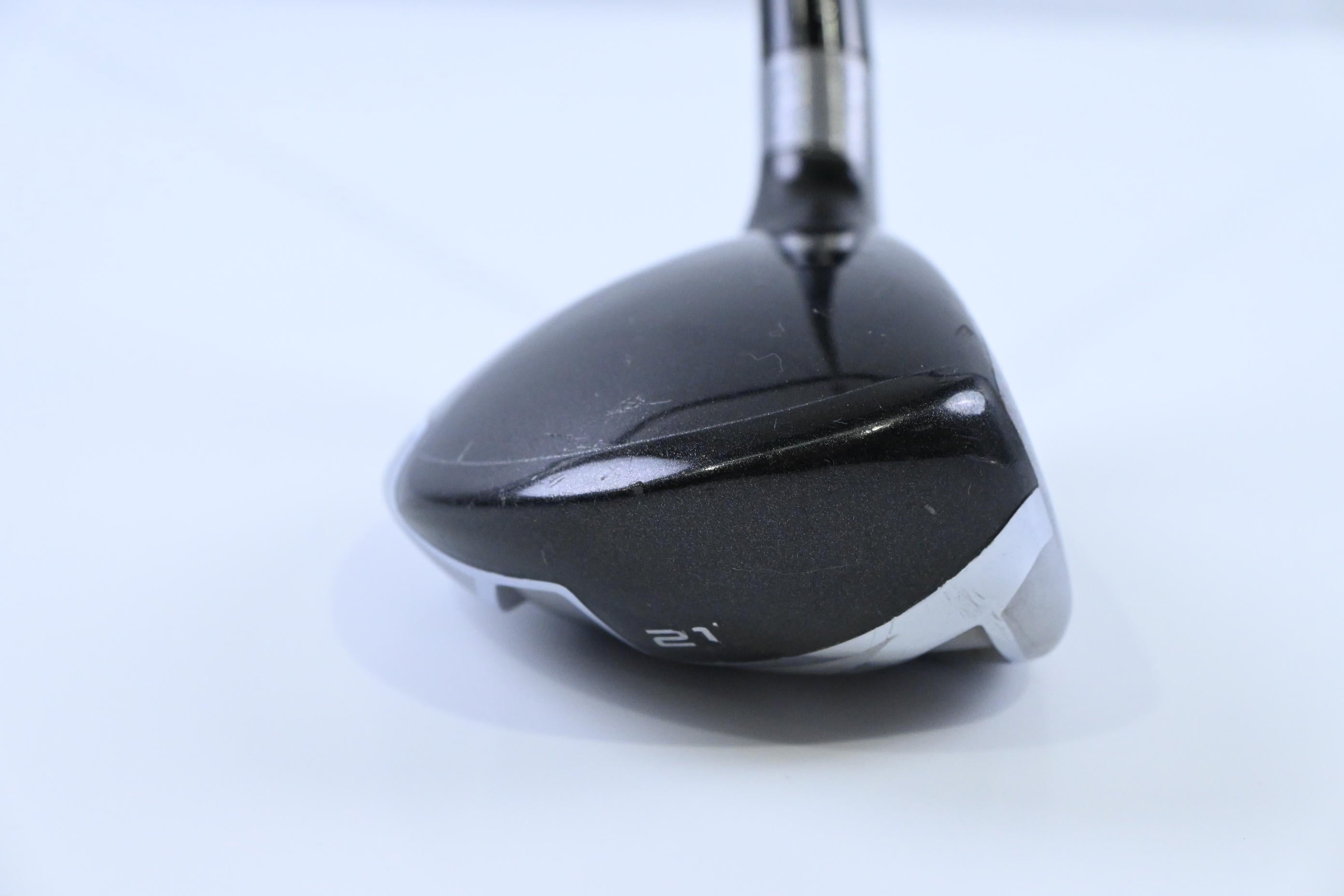Taylormade SLDR #4 Hybrid / 21 Degree / Regular Flex Fujikura Speeder 82 Shaft