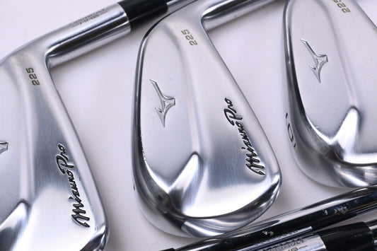 Mizuno Pro 225 Irons / 4-PW / Regular Flex Dynamic Gold Mid 100 R300 Shafts