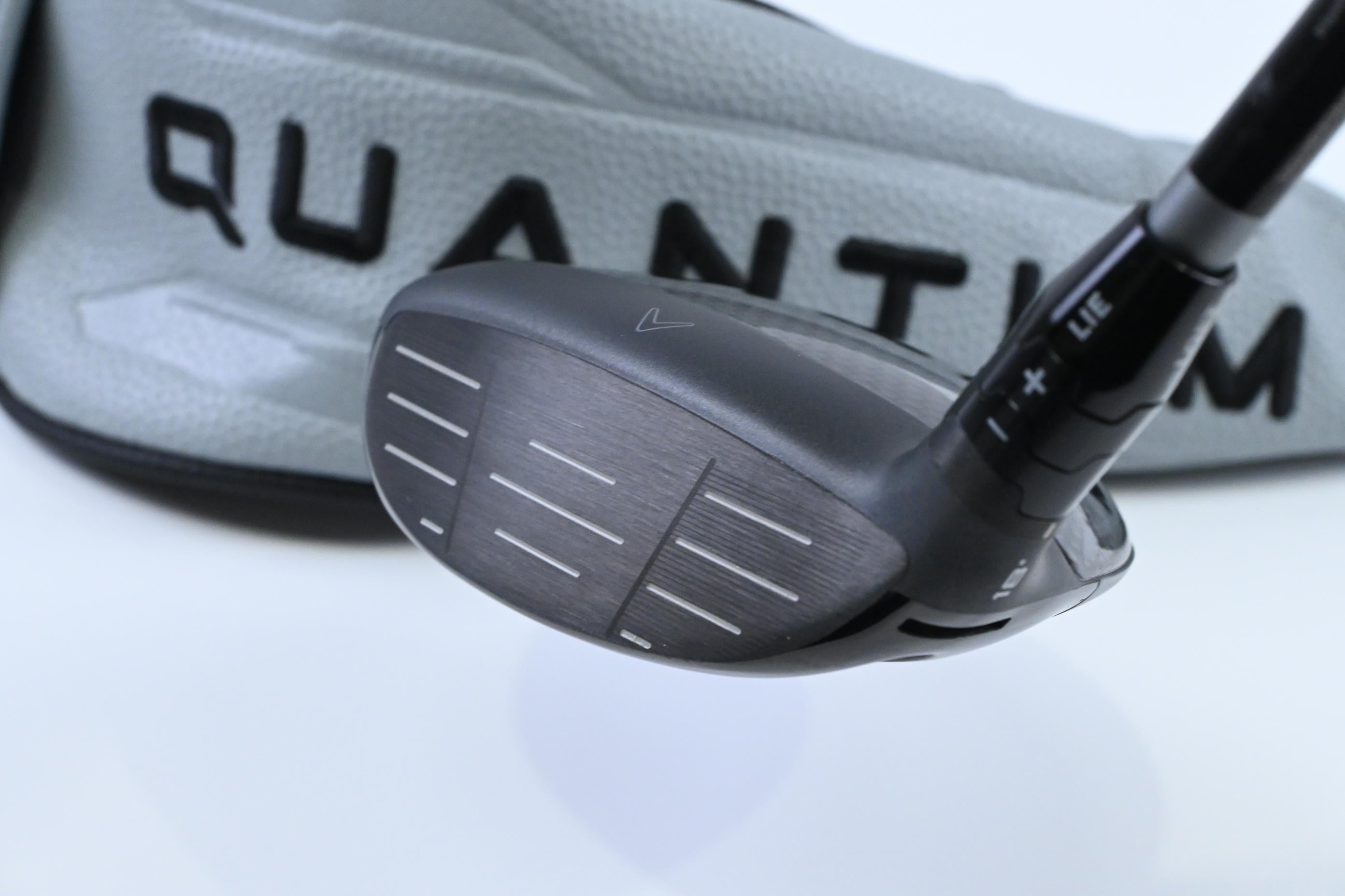 Callaway Quantum Max D #5 Wood / 18 Degree / Regular Flex Denali Frost Silver 60