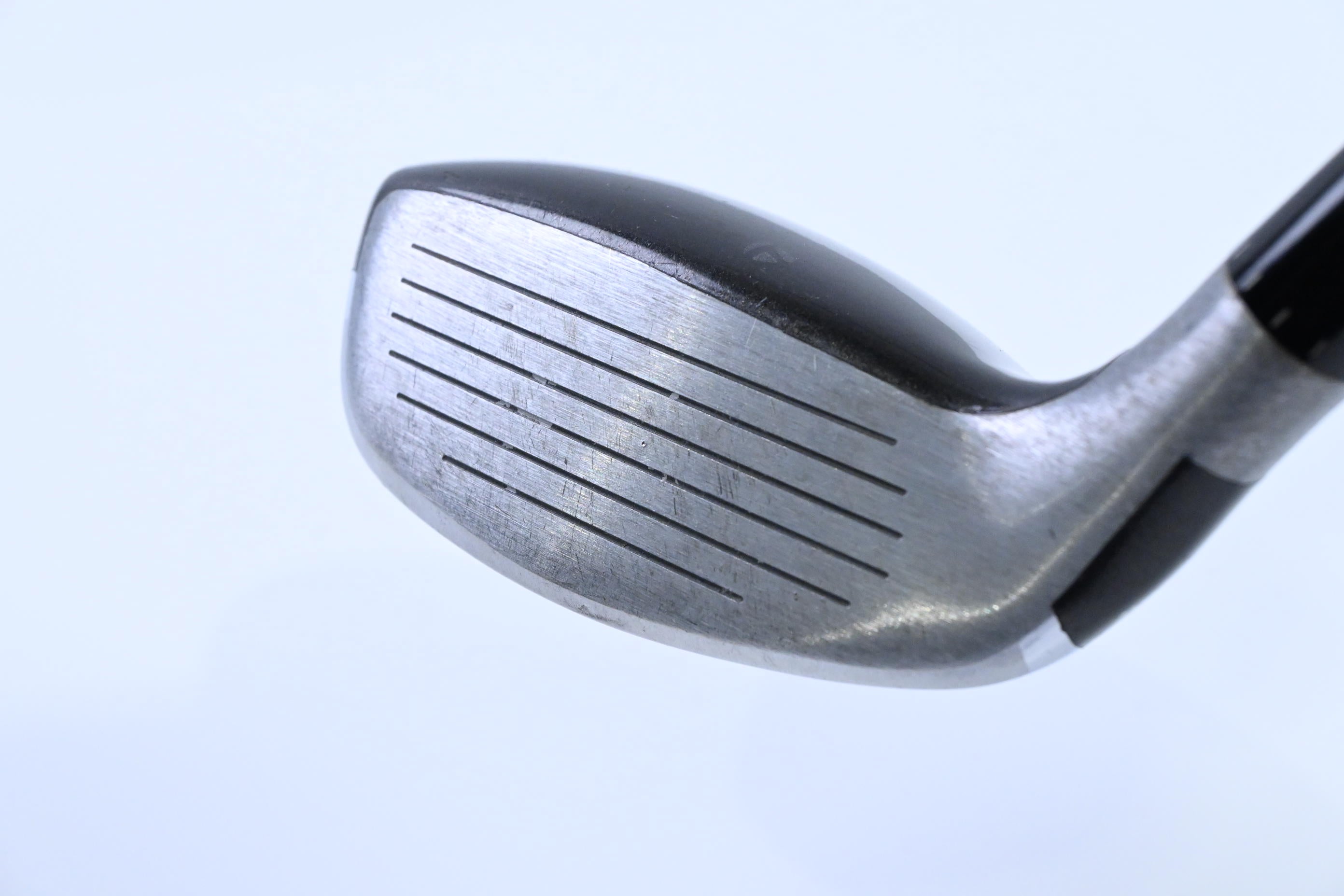 Taylormade SLDR #4 Hybrid / 21 Degree / Regular Flex Fujikura Speeder 82 Shaft